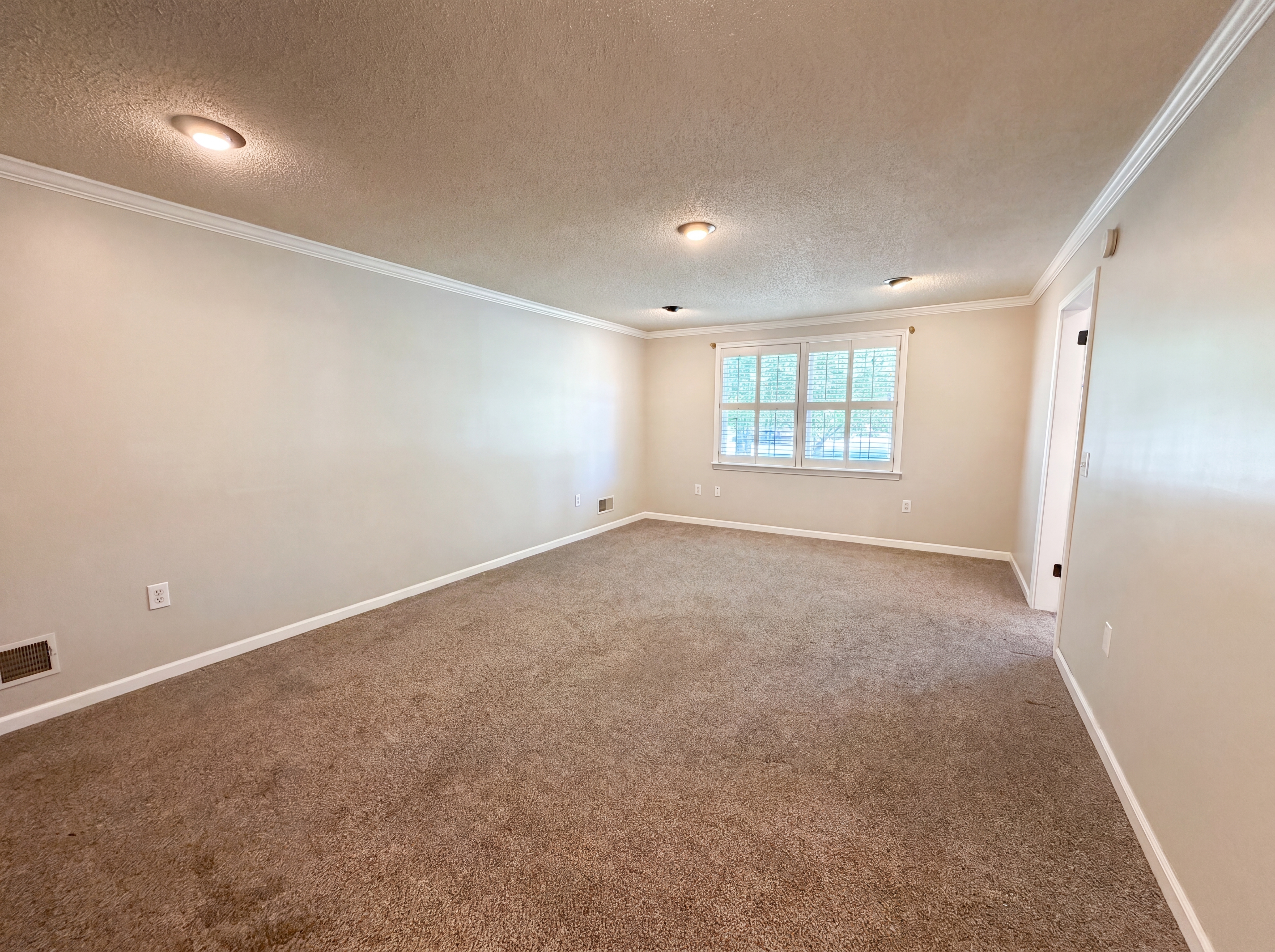Photo 12 of 20 of 3006 Hilldale Rd, West Columbia, SC