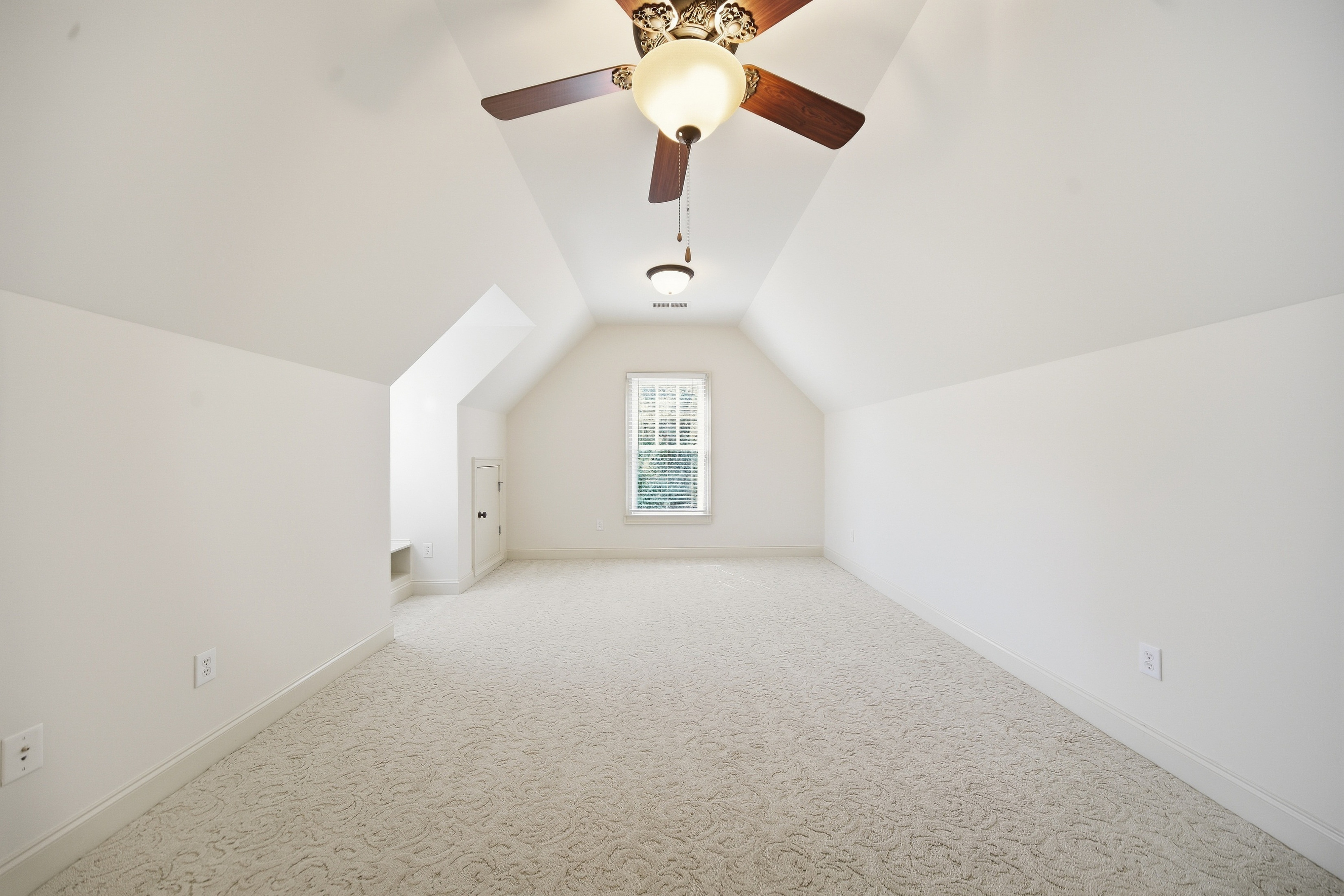 Photo 32 of 52 of 3420 Camellia Ln, Suwanee, GA