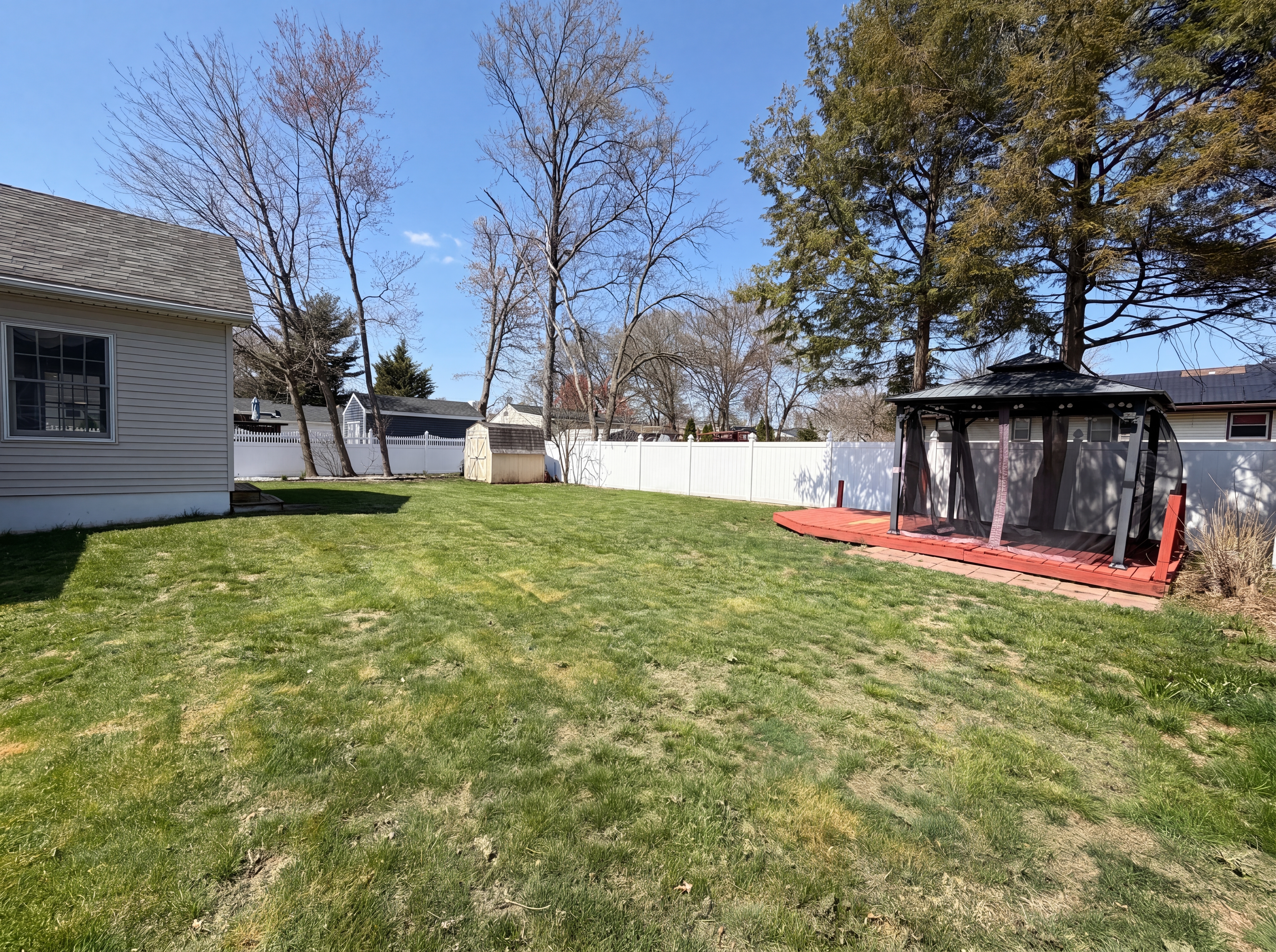 Photo 12 of 26 of 1760 Cedarwood Dr, Piscataway, NJ