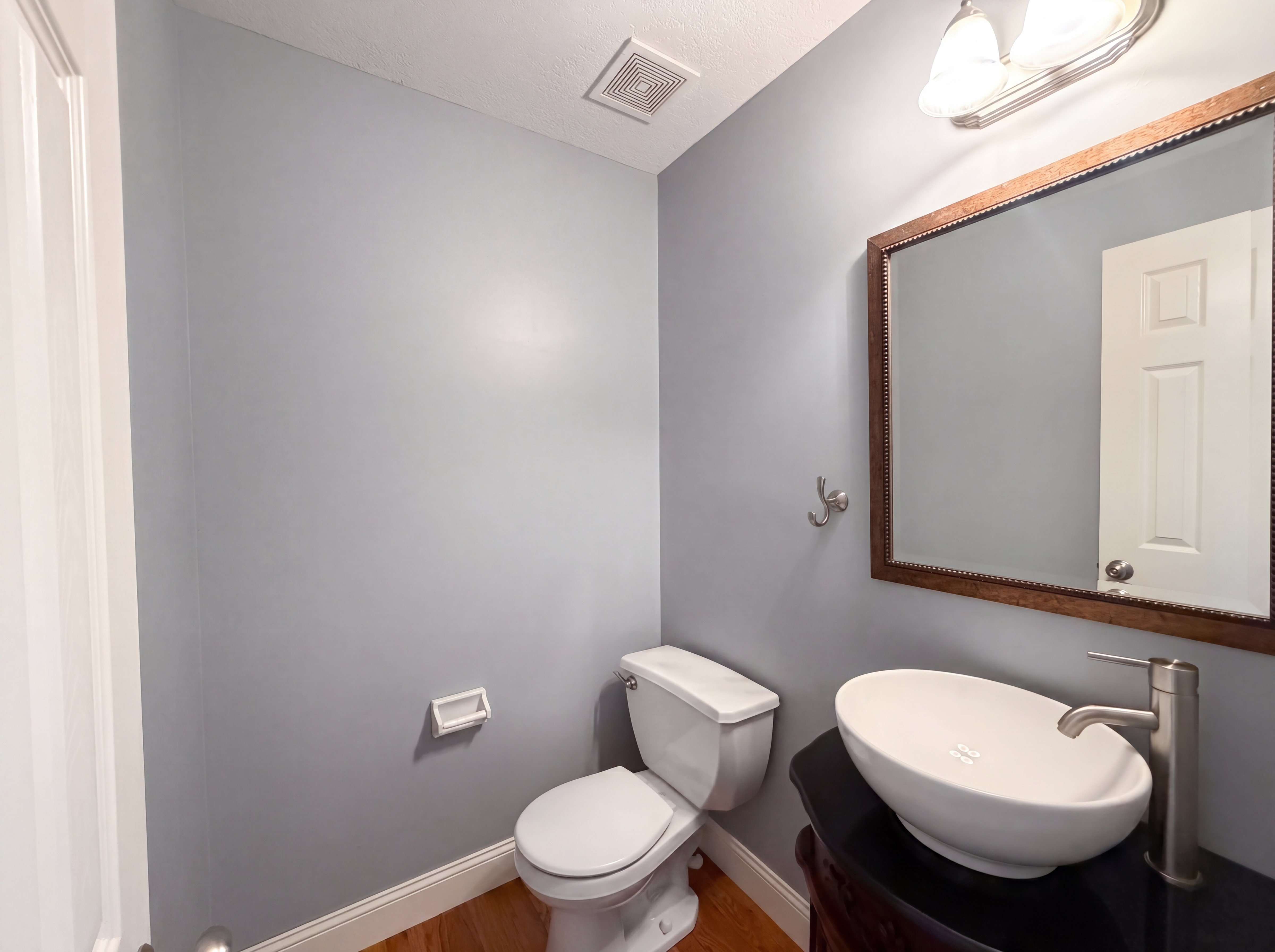 Photo 9 of 22 of 23612 S Lucille Ln, Peculiar, MO