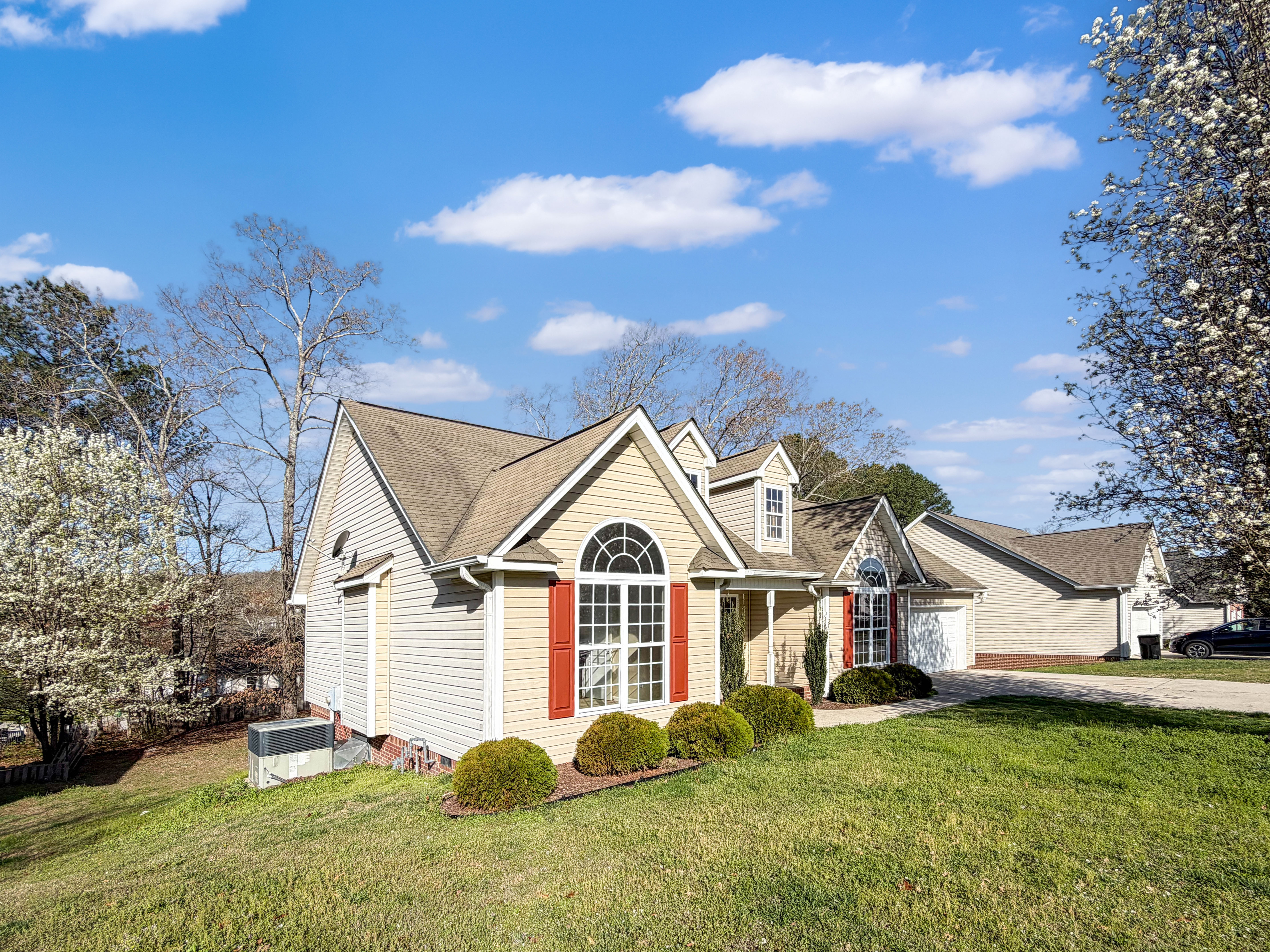 Photo 18 of 25 of 7446 Salmon Ln, Ooltewah, TN