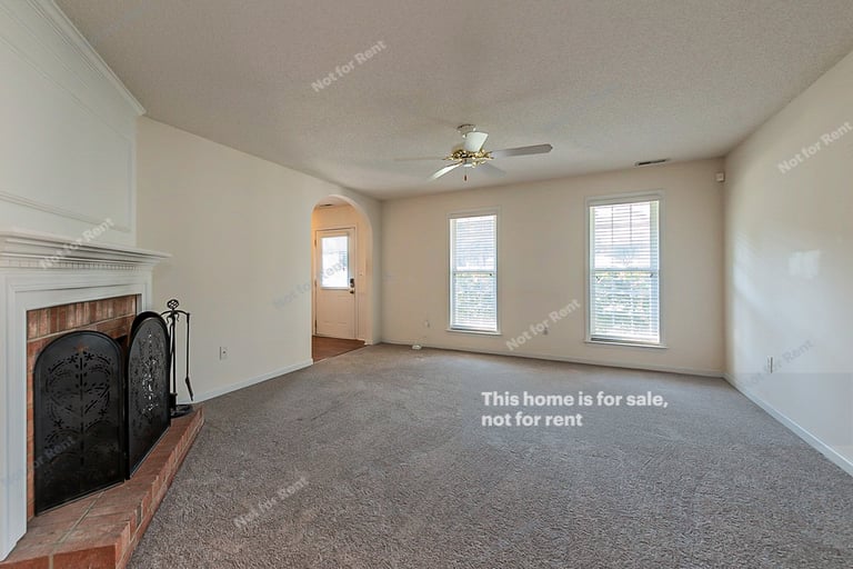 Photo 12 of 19 - 502 Ascott Way, Durham, NC 27713