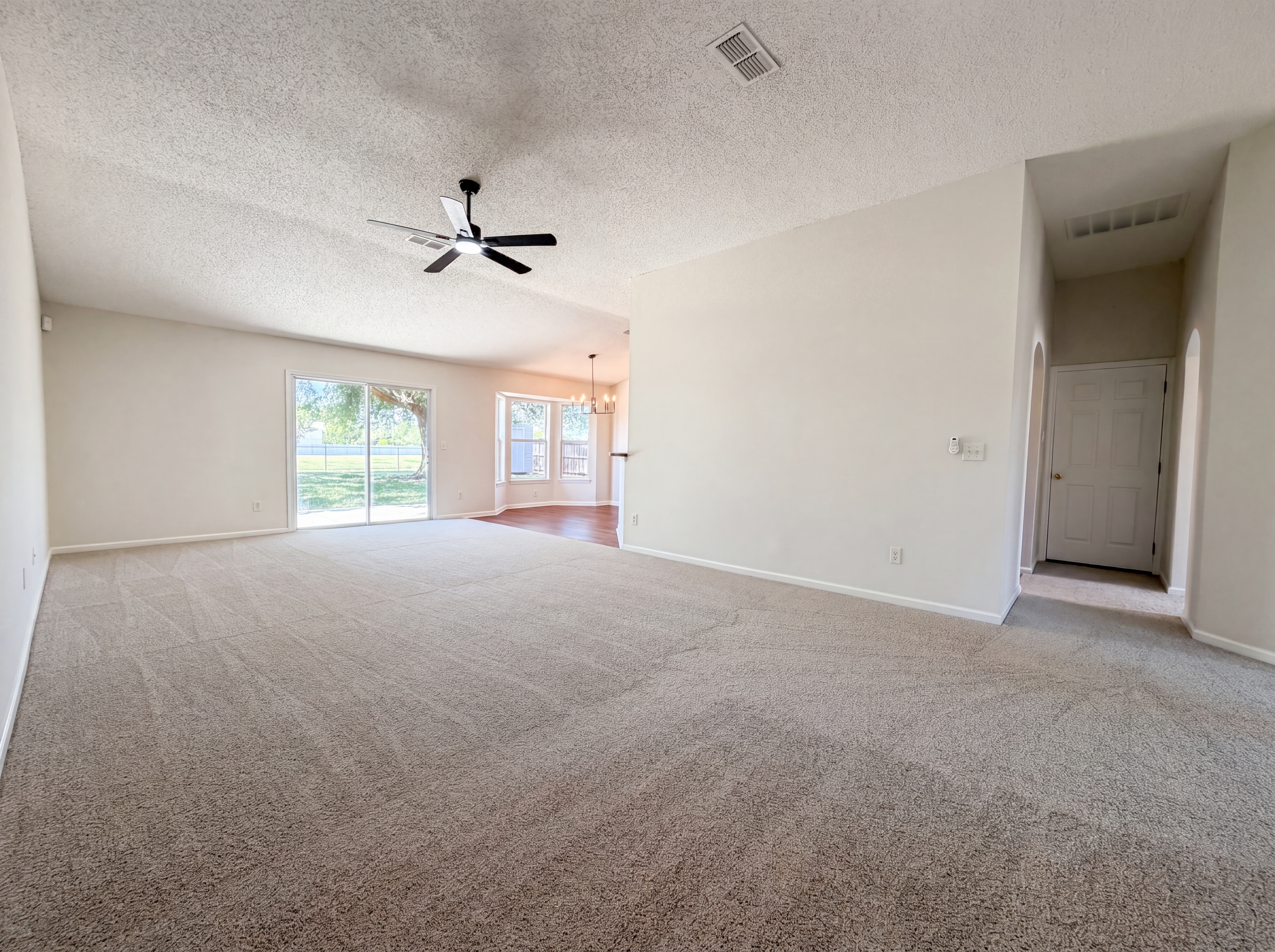 Photo 3 of 21 of 11424 Rolling River Blvd, Jacksonville, FL
