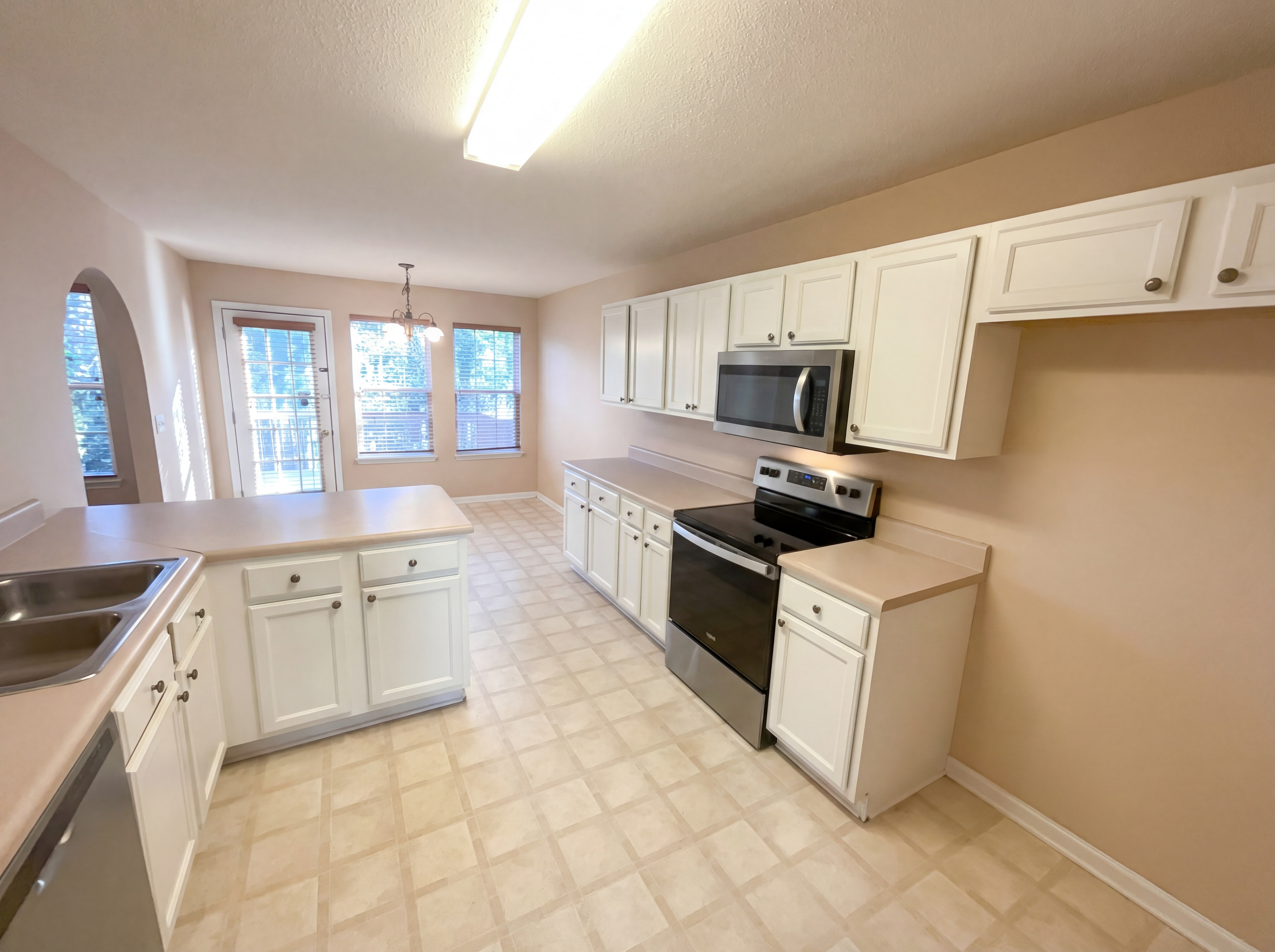 Photo 8 of 24 of 3062 Crest Ridge Cir SW, Marietta, GA