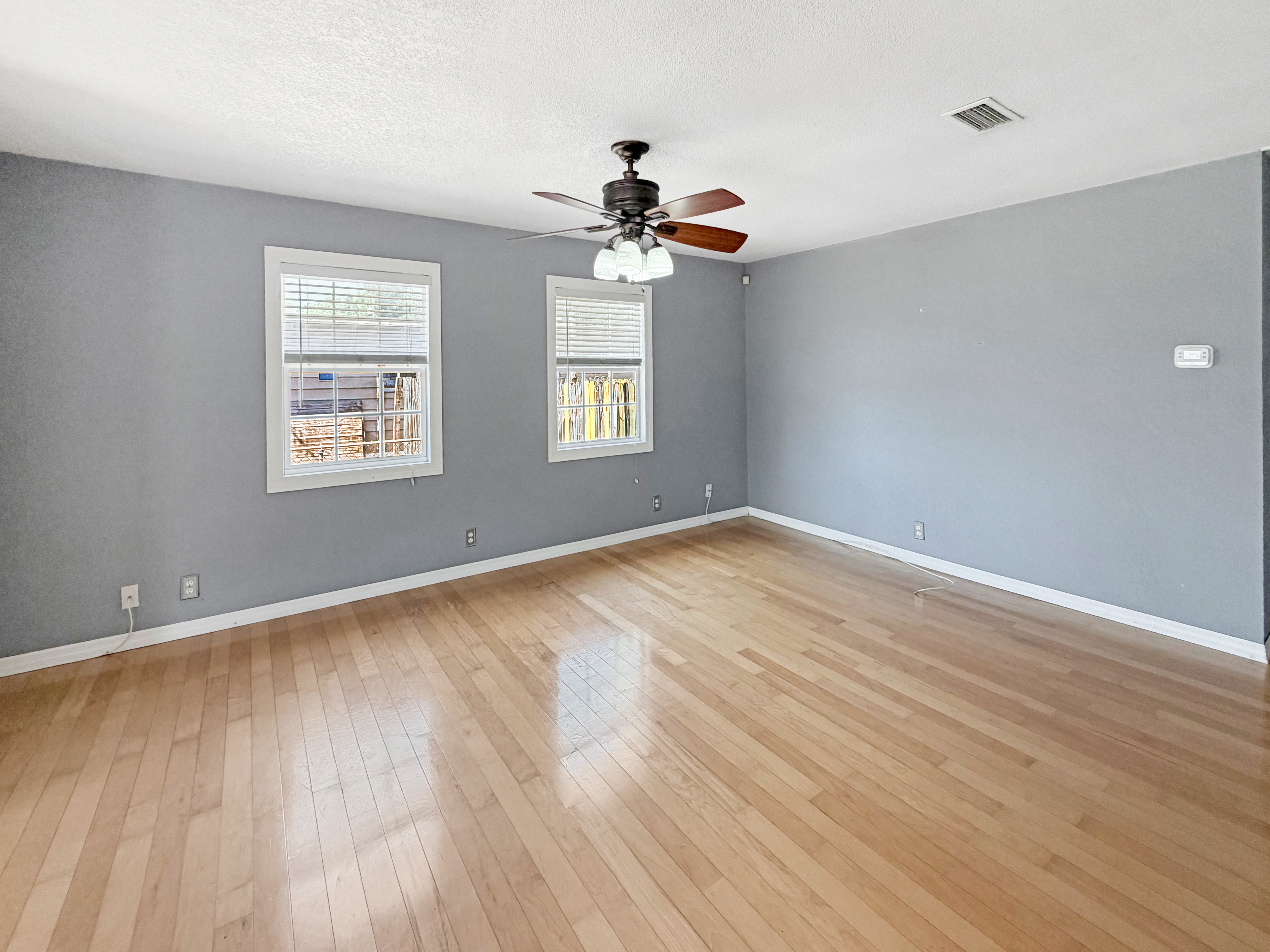 Photo 3 of 14 of 7706 E Comanche Ave, Tampa, FL