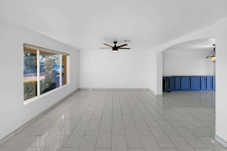Property photo 3 of 8414 E Orange Blossom Ln