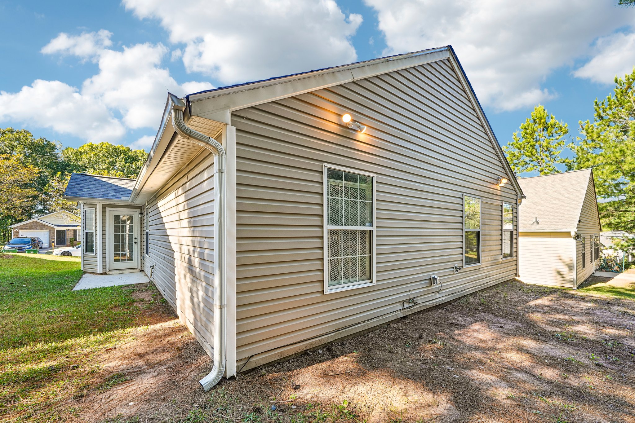 Photo 19 of 22 of 7121 Ravenwood Ln, Lithonia, GA