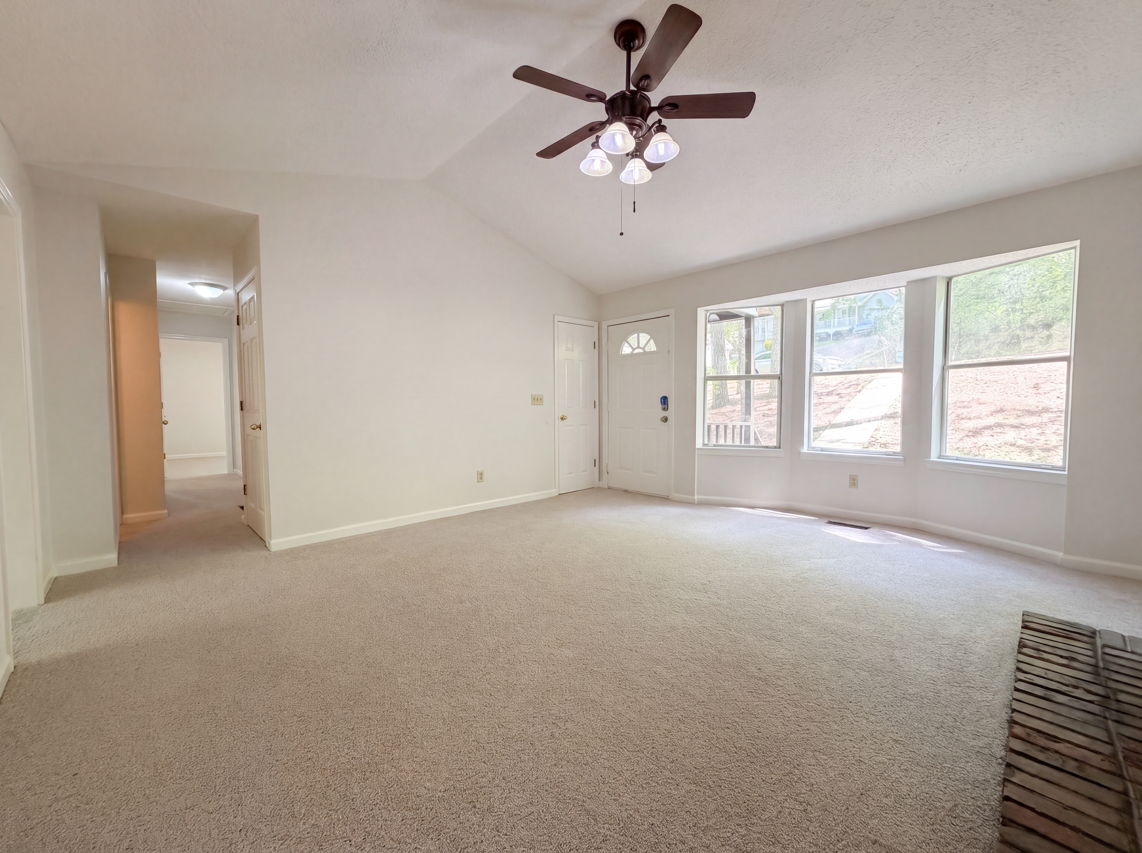 Photo 15 of 20 of 5816 Janet Dr, Trussville, AL
