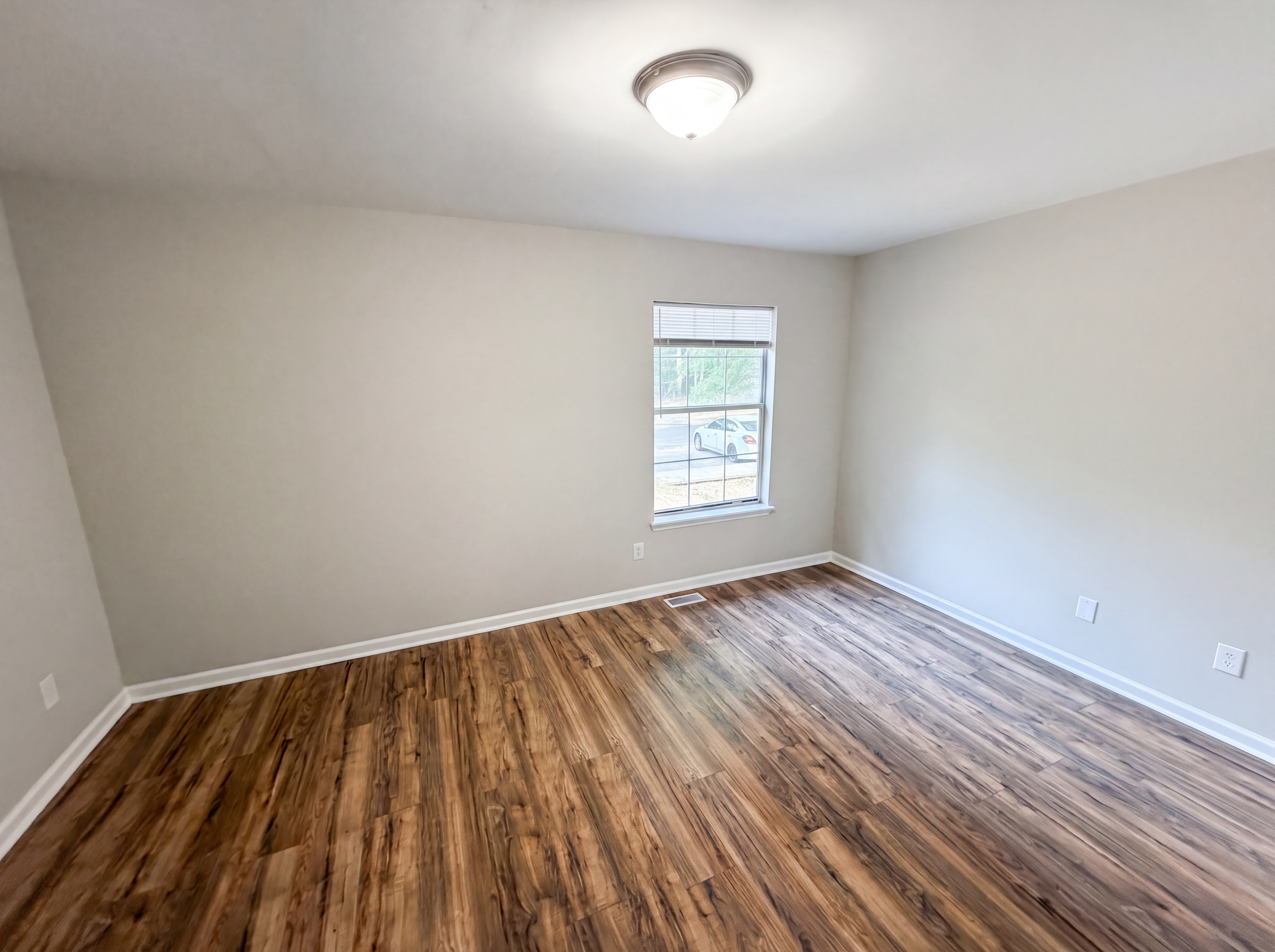 Photo 14 of 19 of 4037 Briarhill Dr, Charlotte, NC
