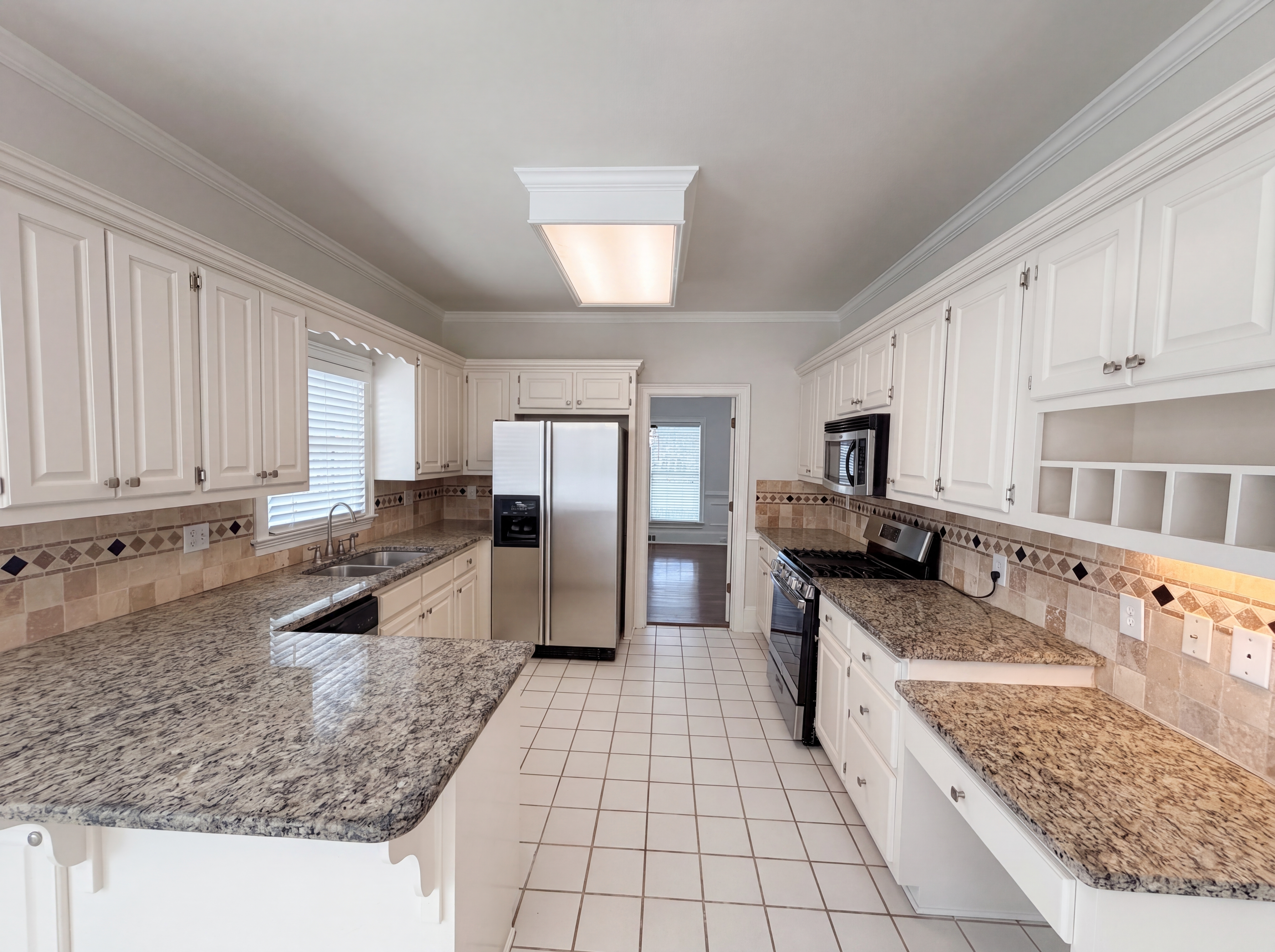 Photo 2 of 26 of 4342 Trotters Way Dr, Snellville, GA