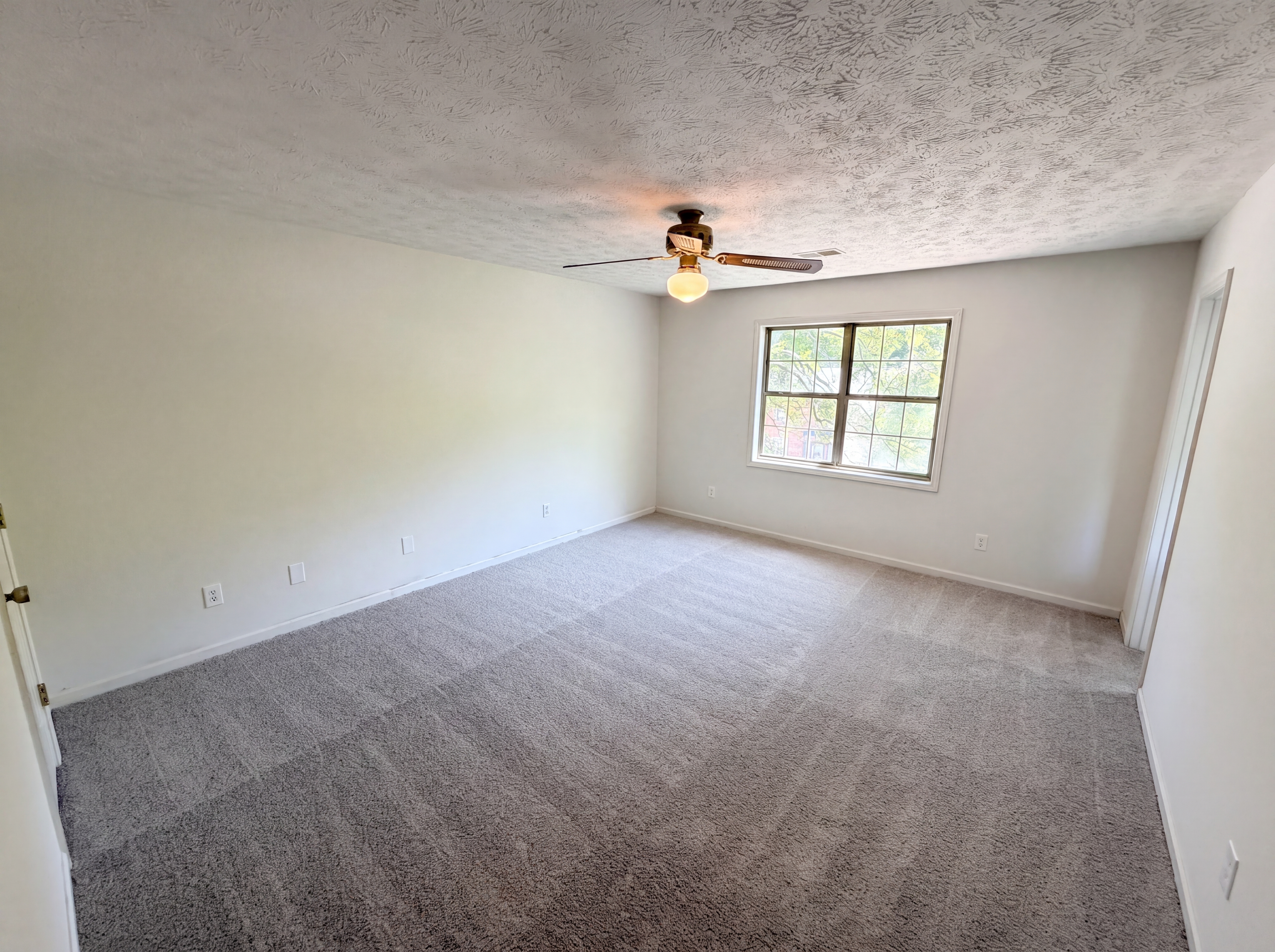 Photo 16 of 23 of 4558 Coopers Creek Pl SE, Smyrna, GA