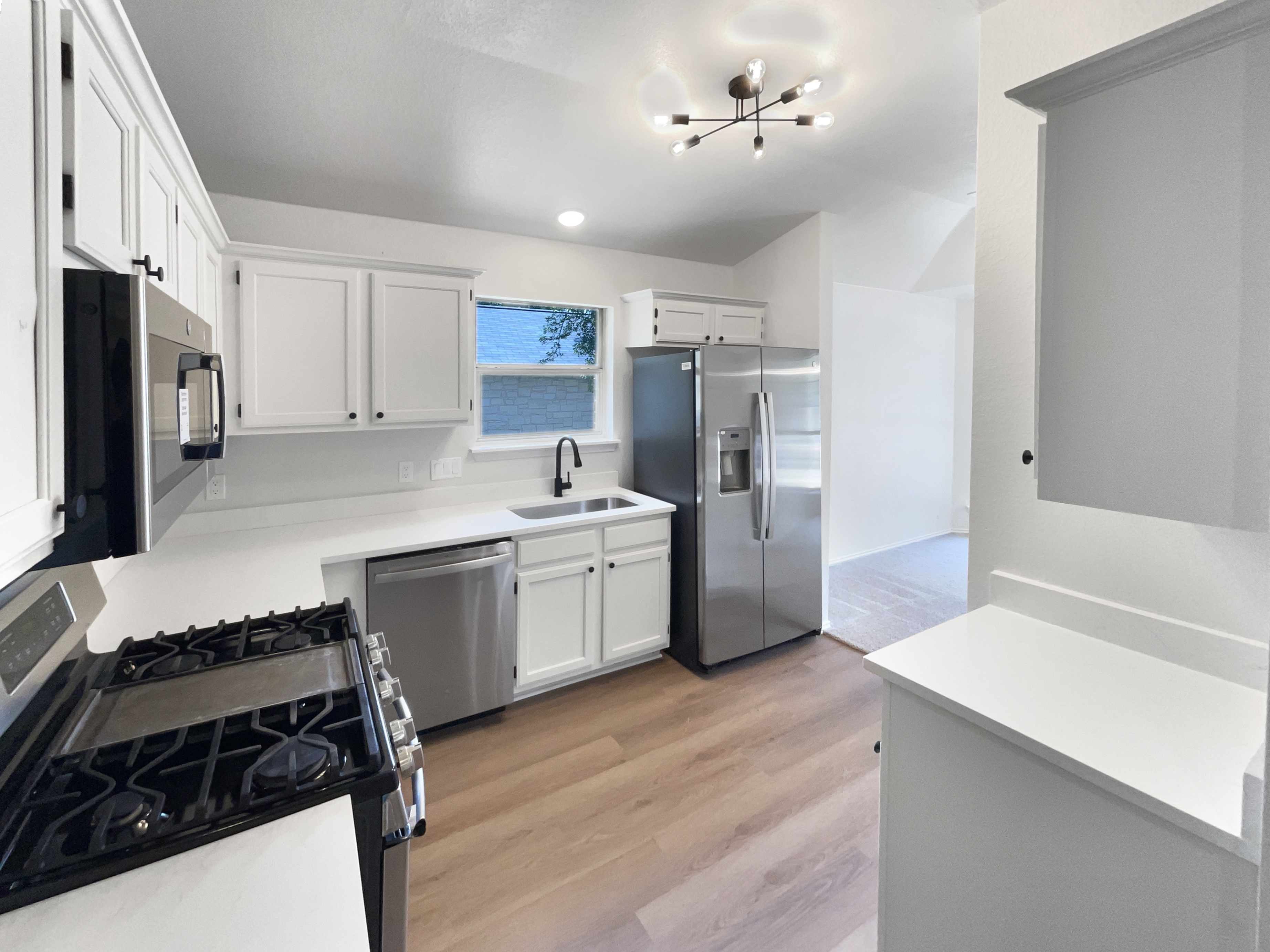 Photo 6 of 20 of 1207 Brashear Ln, Cedar Park, TX