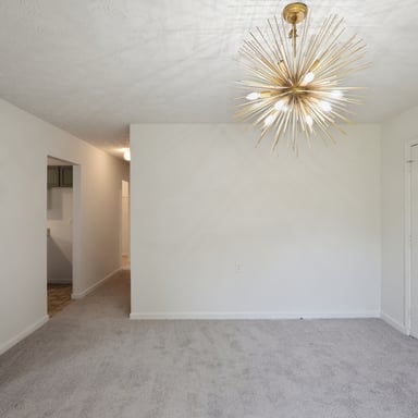 Property photo 3 of 1668 Oak Knoll Cir SE