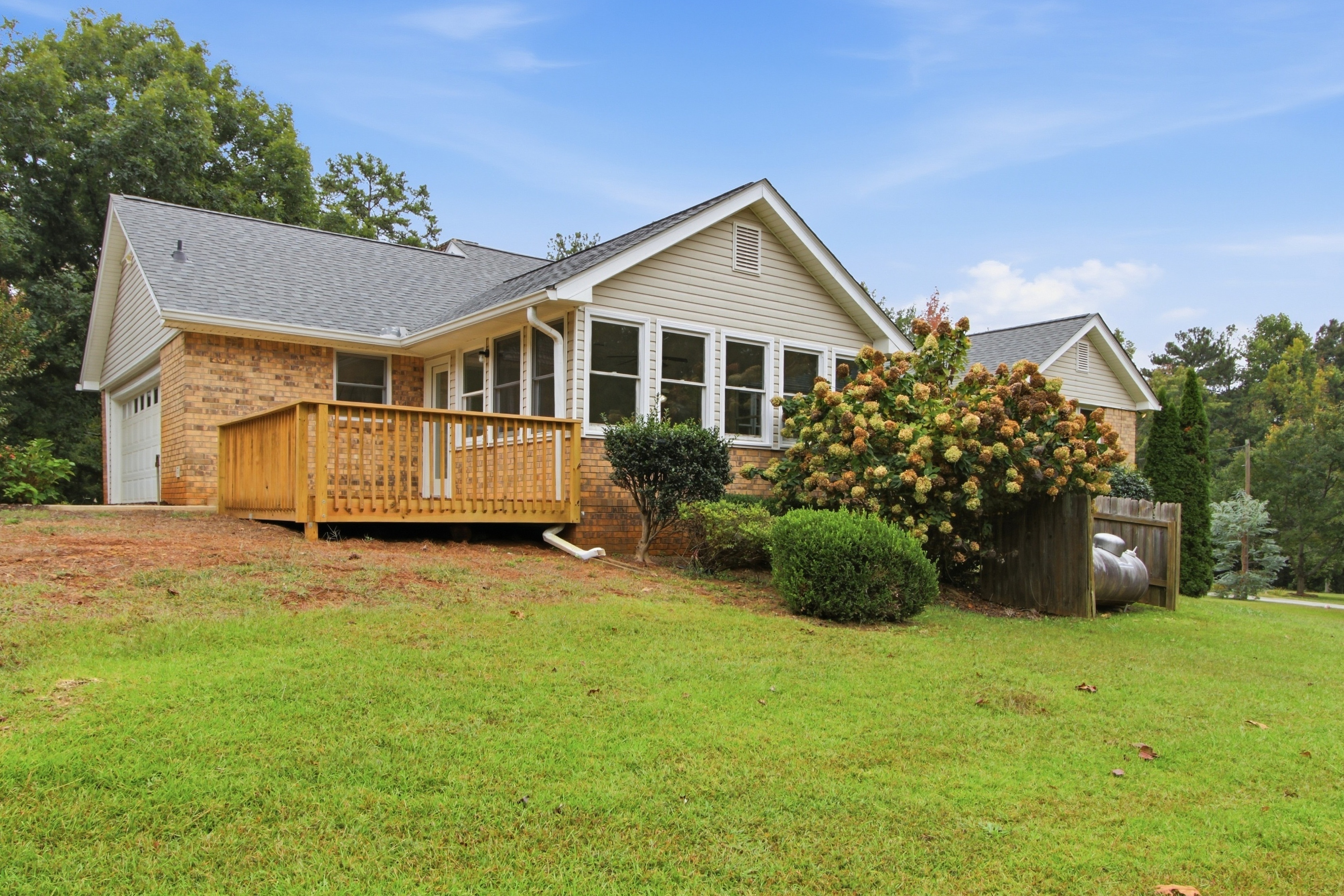Photo 5 of 34 of 552 Rich Davis Rd, Hiram, GA