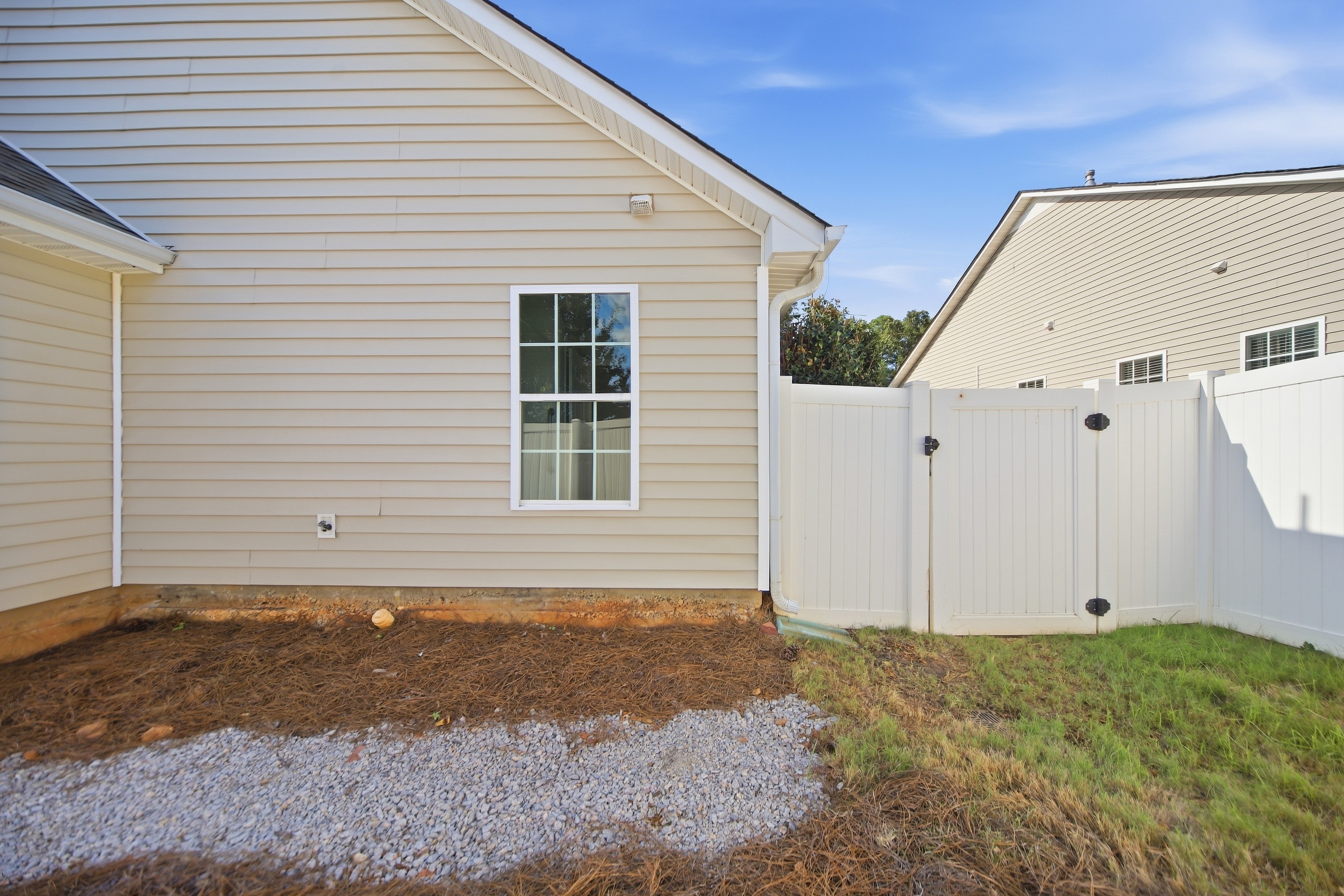 Photo 18 of 19 of 621 Majesty Xing, Winder, GA