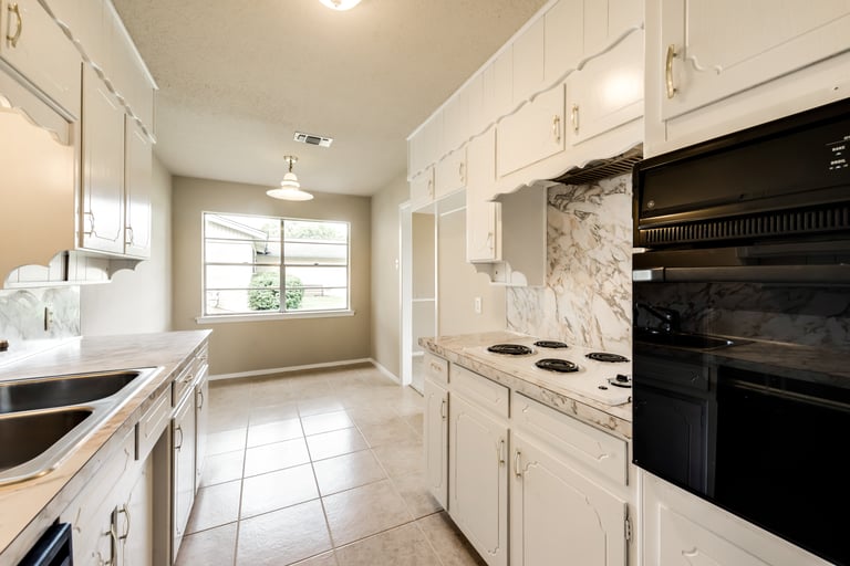 Photo 2 of 20 - 5201 Cloyce Ct, North Richland Hills, TX 76180