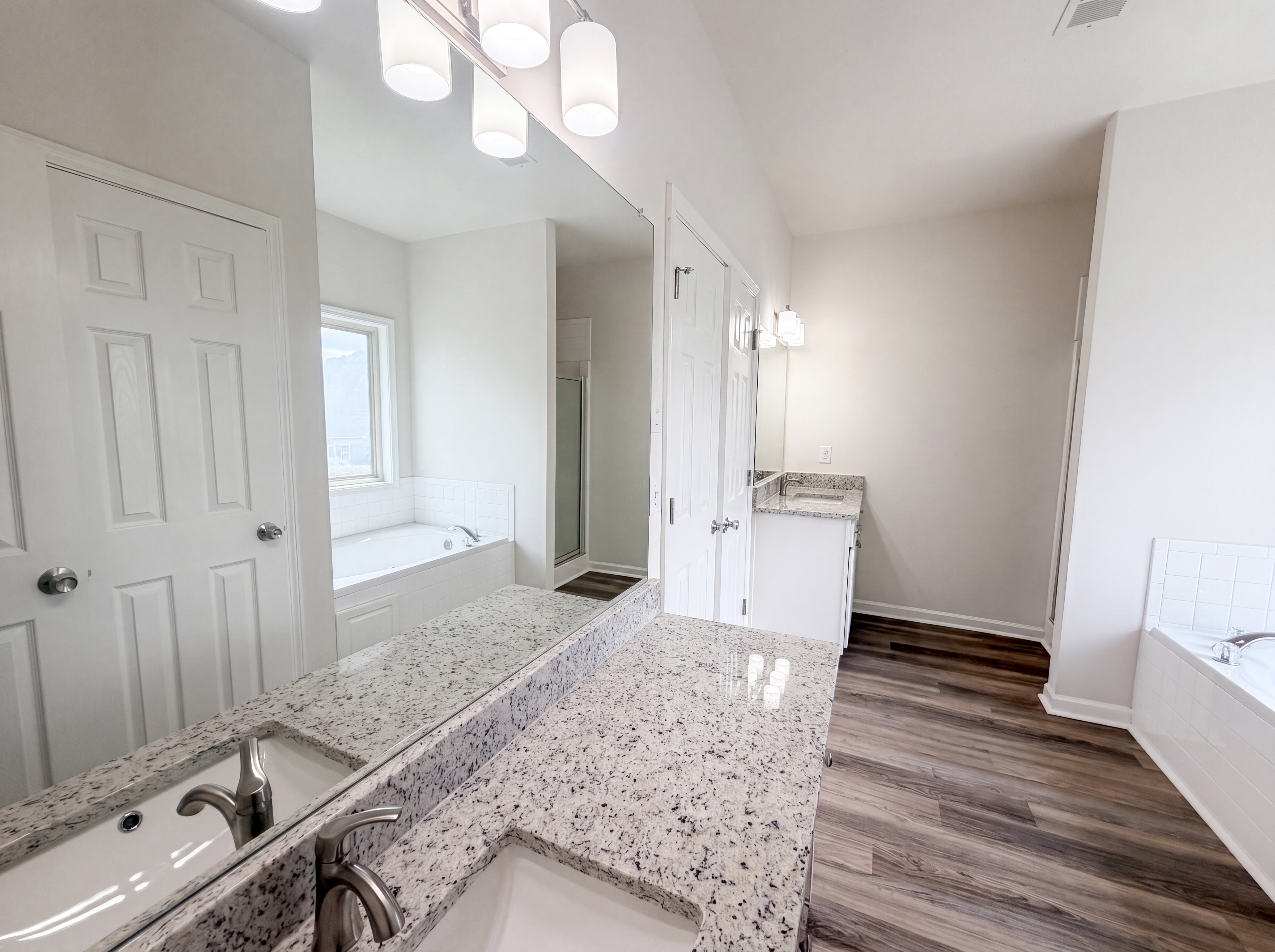 Photo 15 of 25 of 3322 Henderson View Ct, Loganville, GA