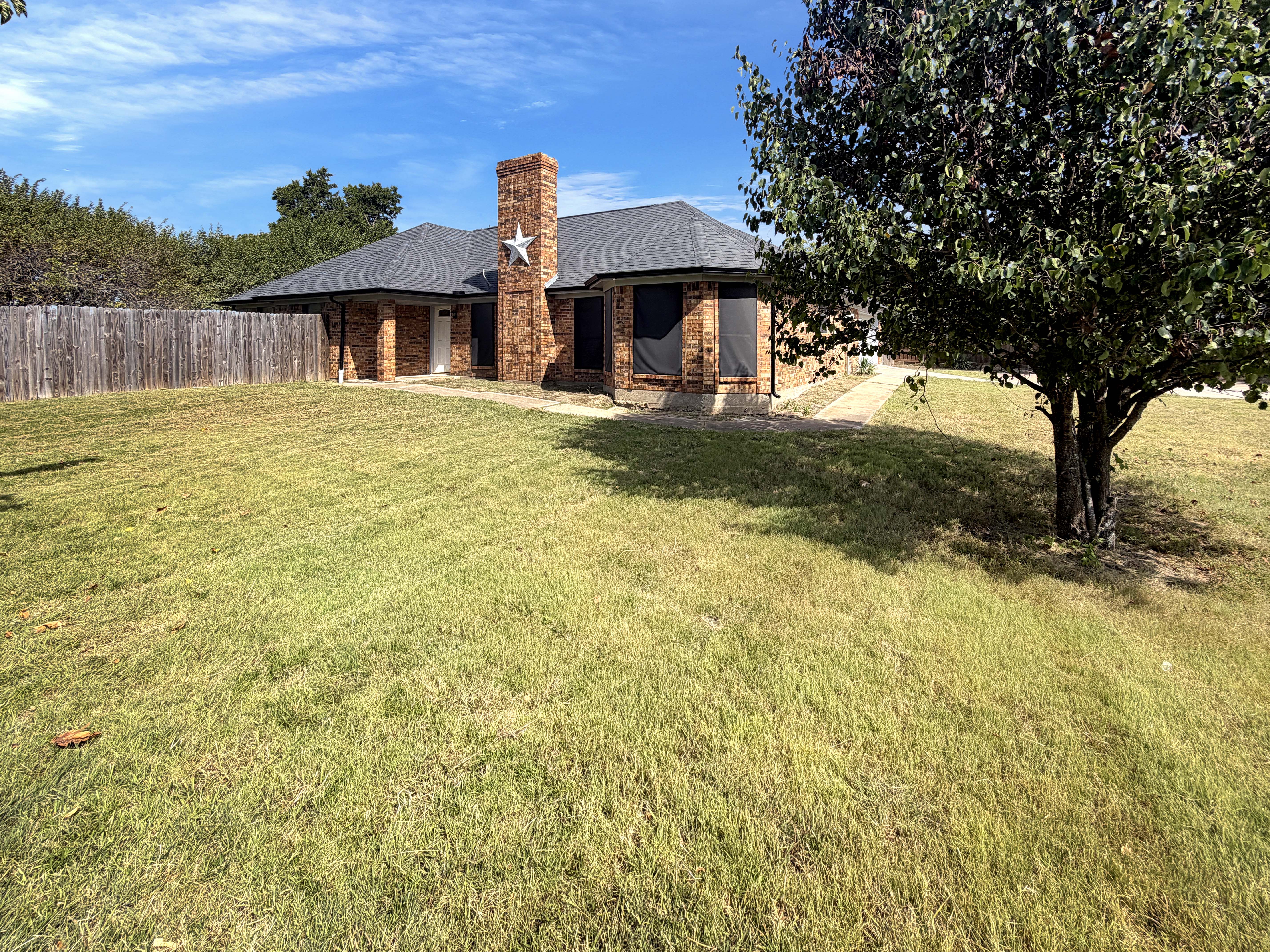 Photo 16 of 24 of 1106 N Atkins Dr, Celeste, TX