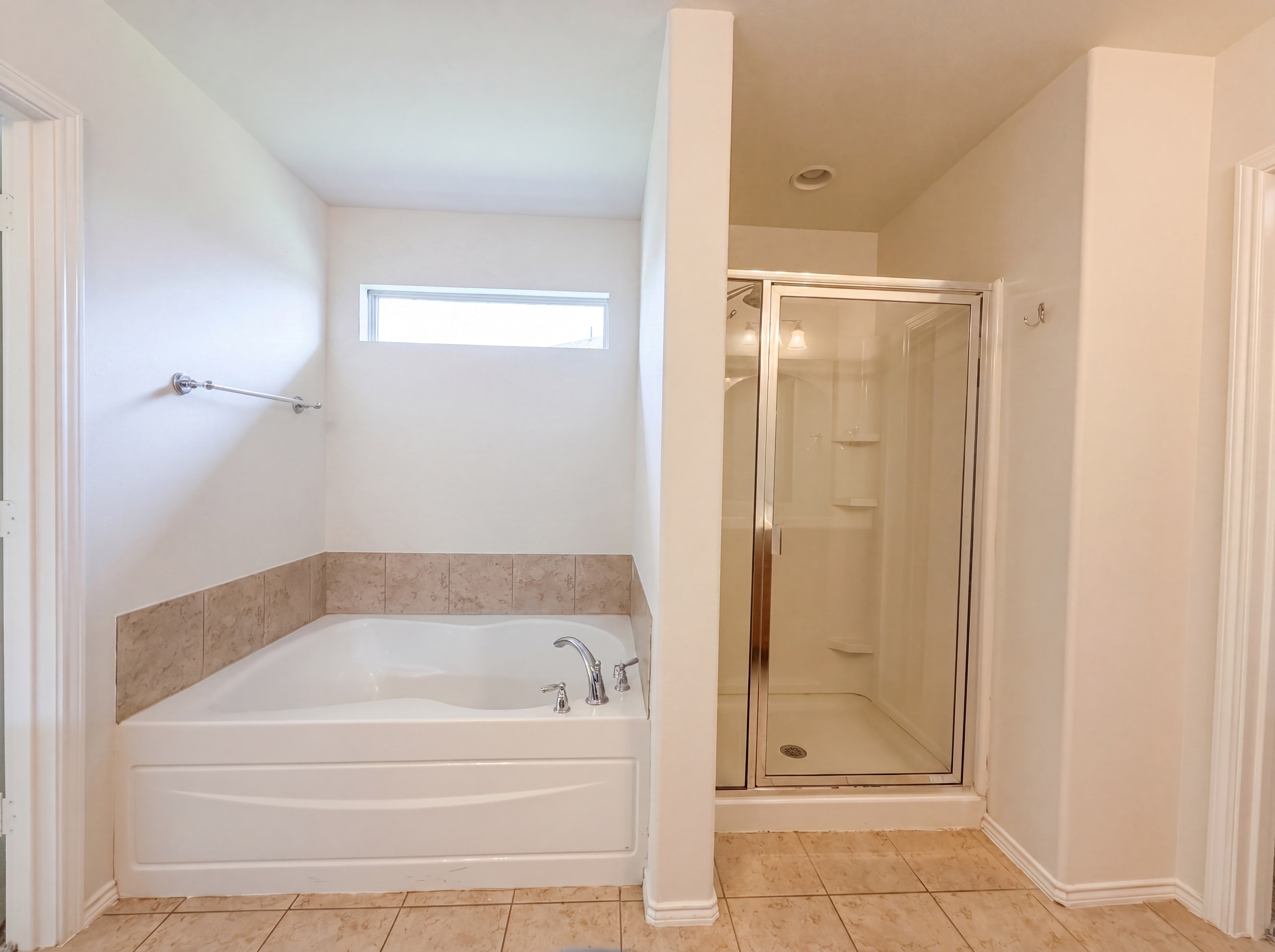 Photo 17 of 21 of 903 Mazatlan Ct, Arlington, TX