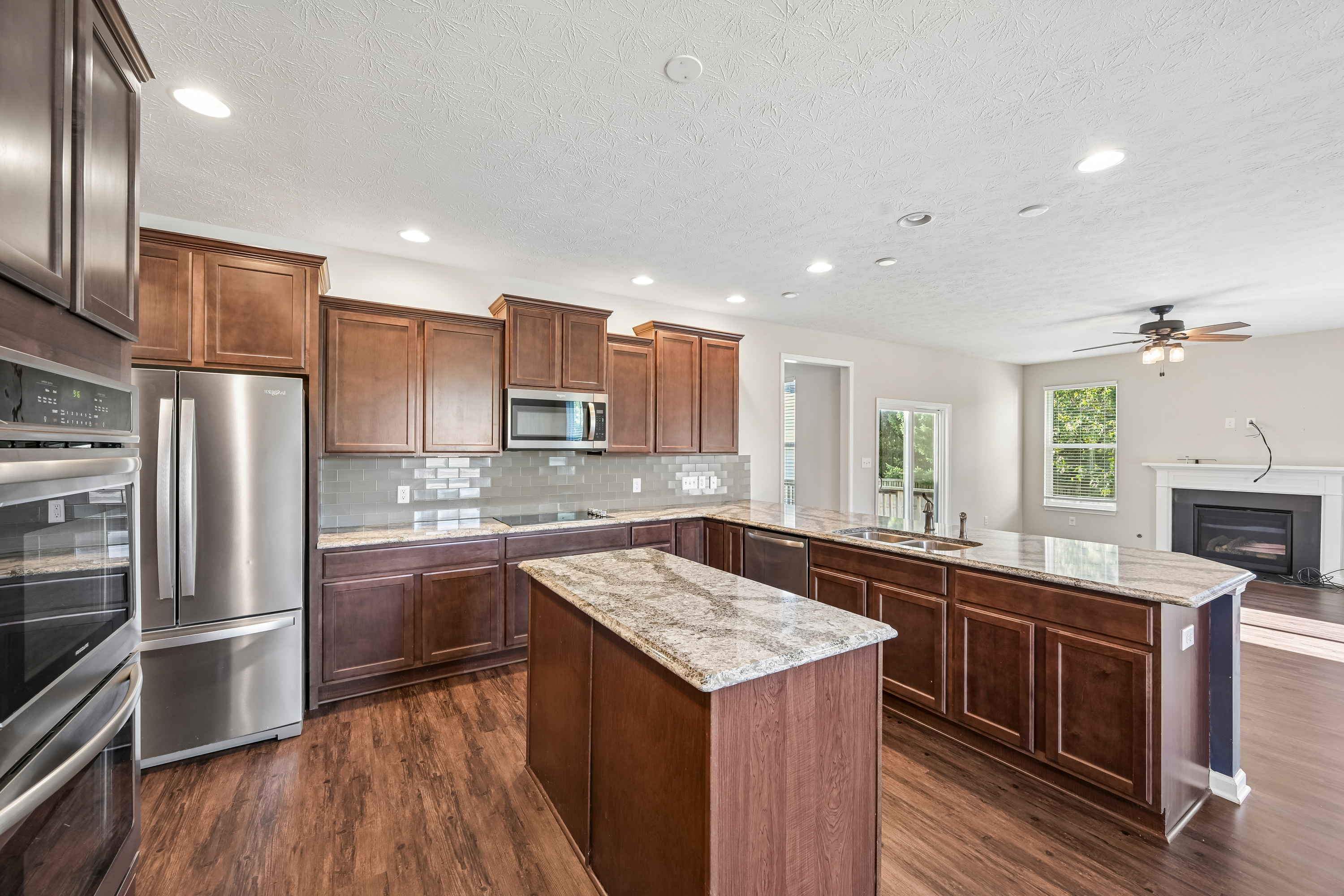 Photo 11 of 44 of 21323 Wharfdale Dr, Noblesville, IN