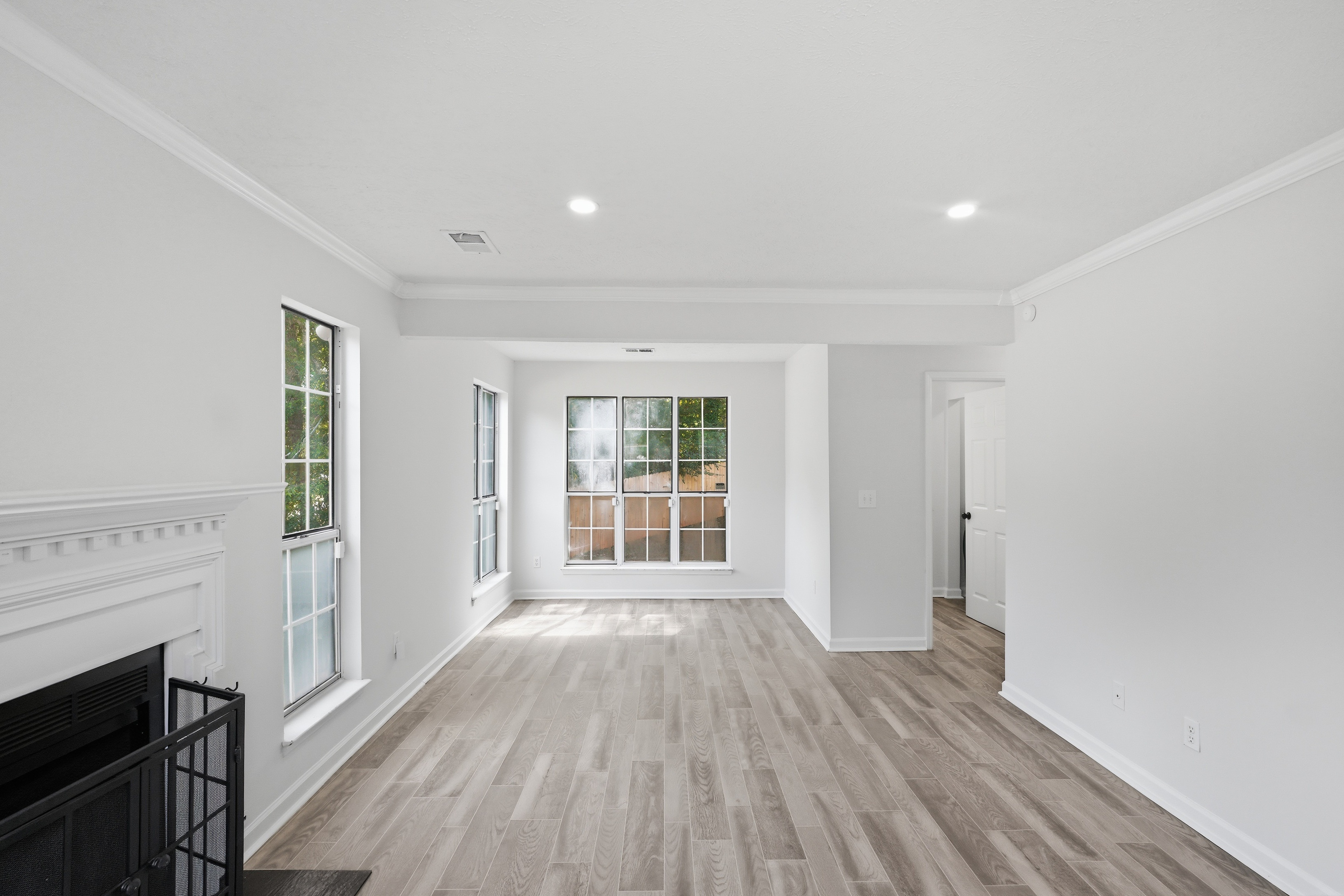 Photo 3 of 43 of 4389 Southvale Dr, Decatur, GA
