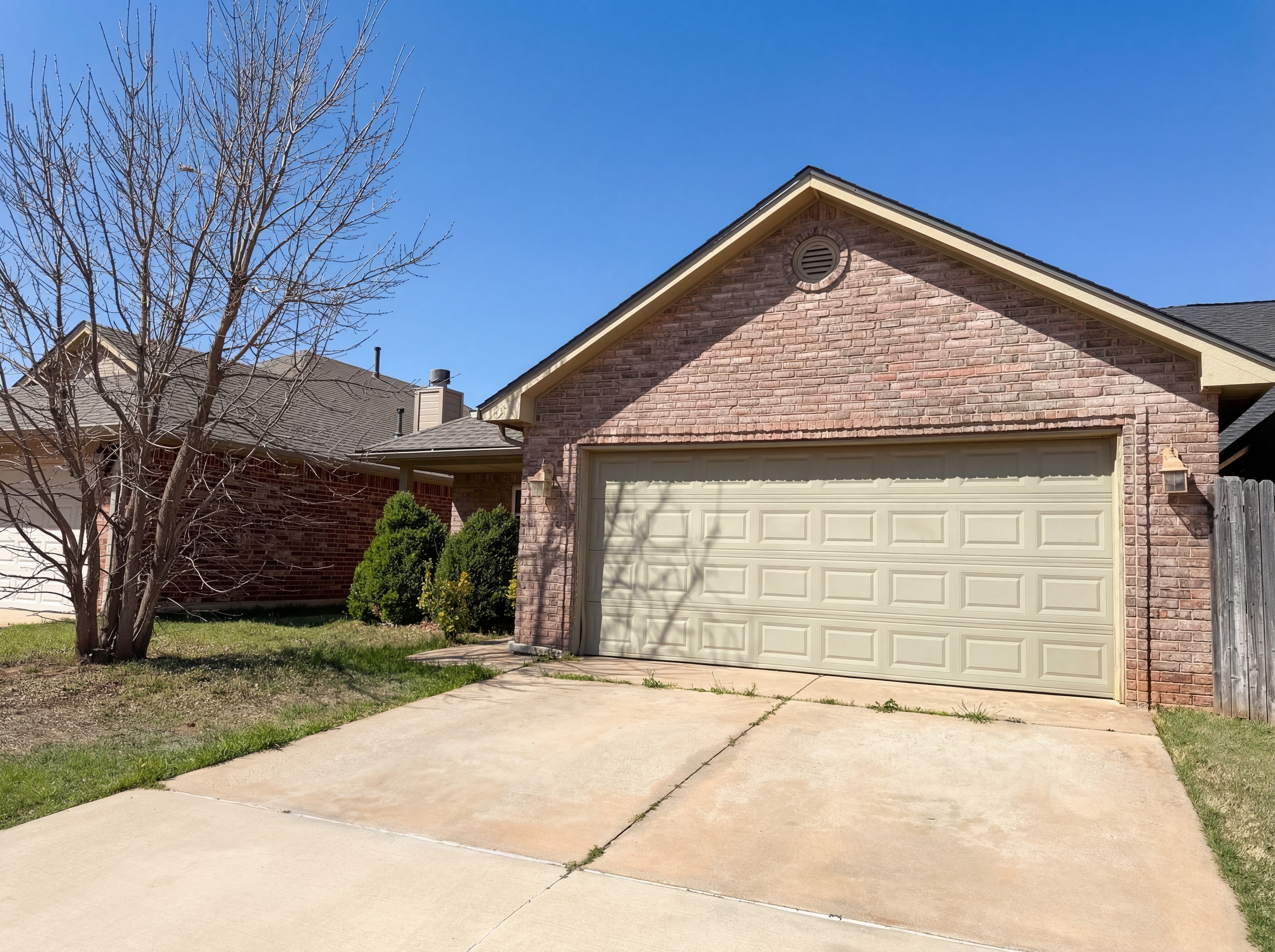 Photo 8 of 17 of 12917 Meadows Dr, Oklahoma City, OK