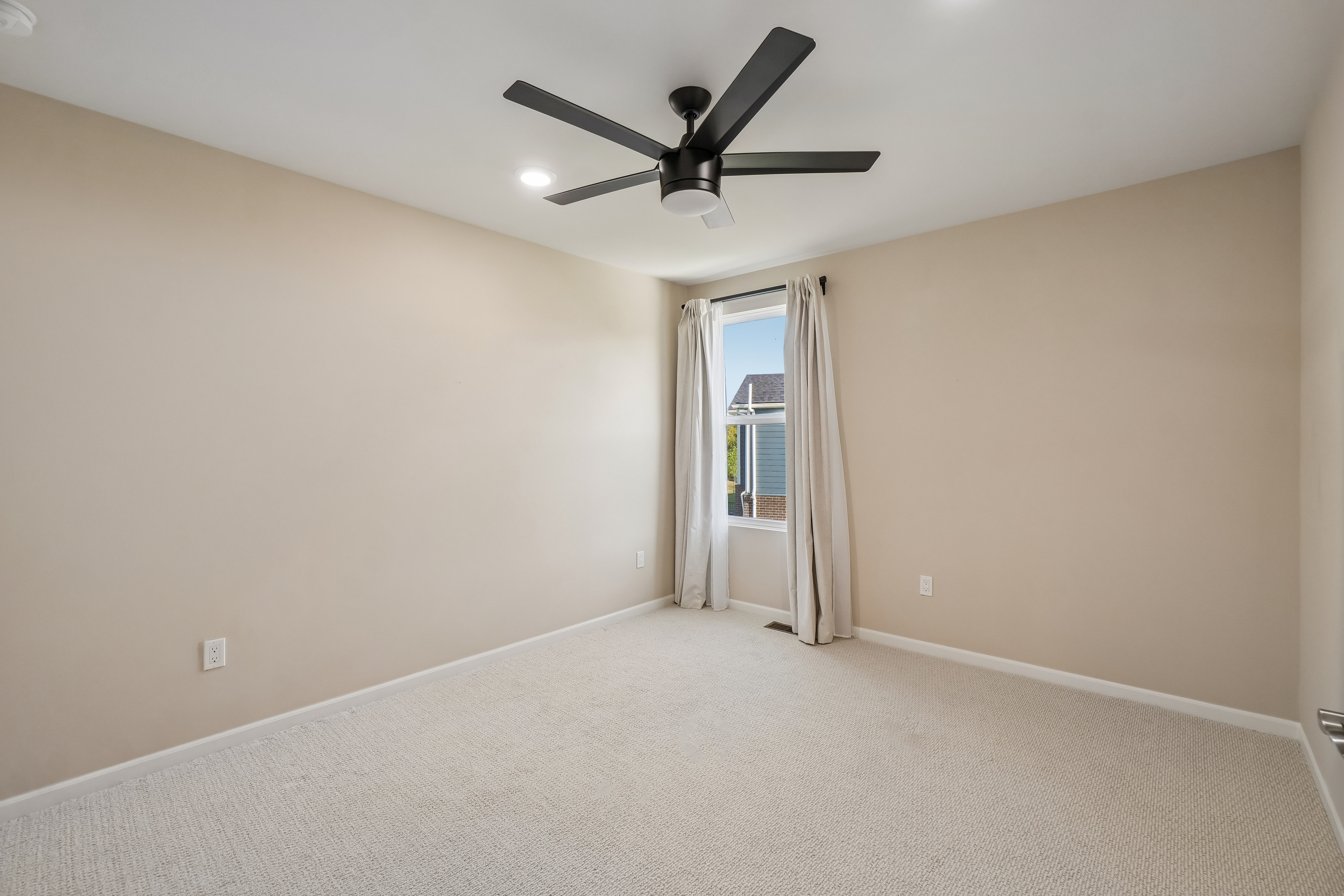 Photo 25 of 61 of 20942 Torbay Dr, Northville, MI