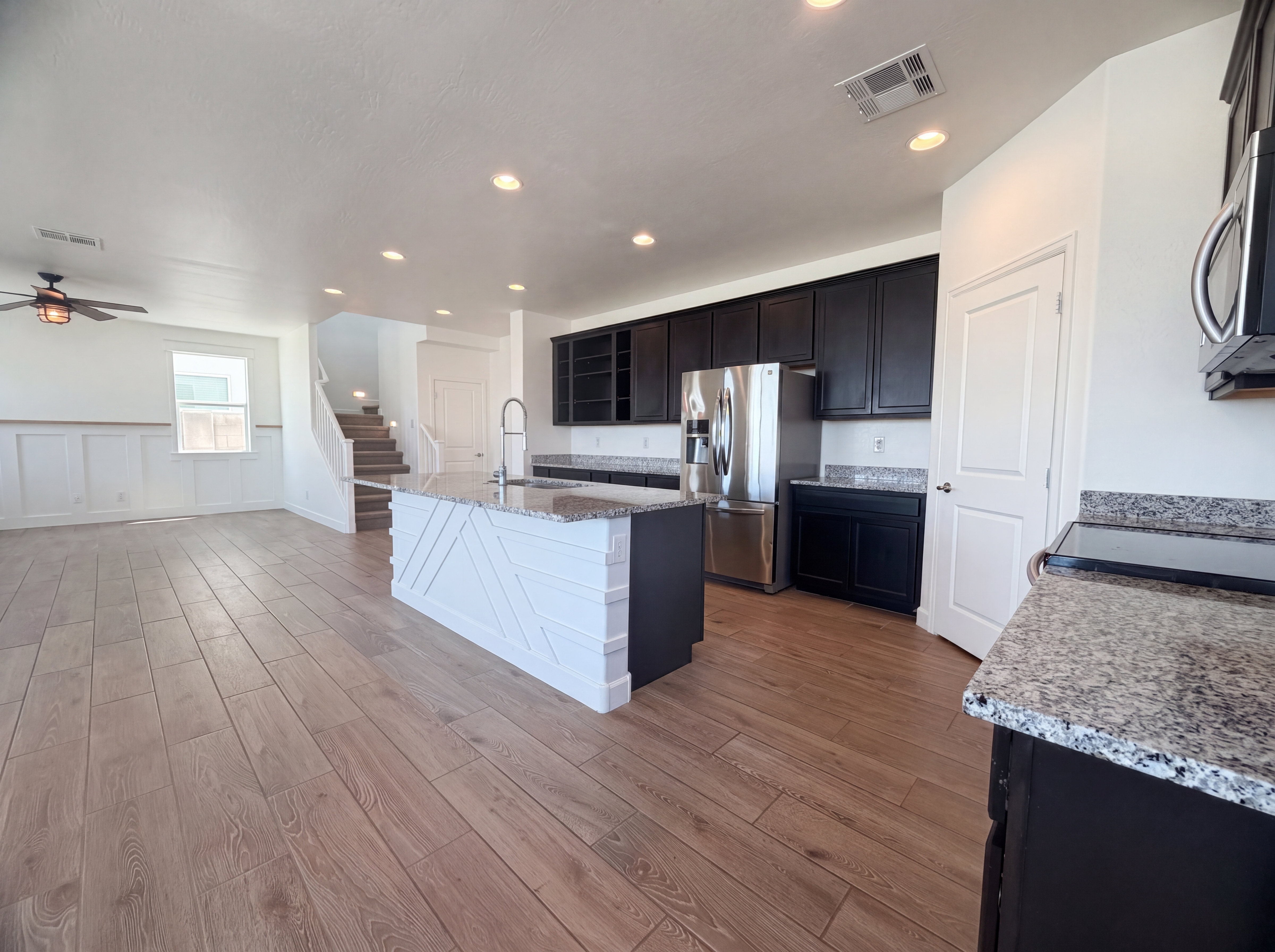 Photo 7 of 21 of 37647 N Bentgrass Rd, San Tan Valley, AZ