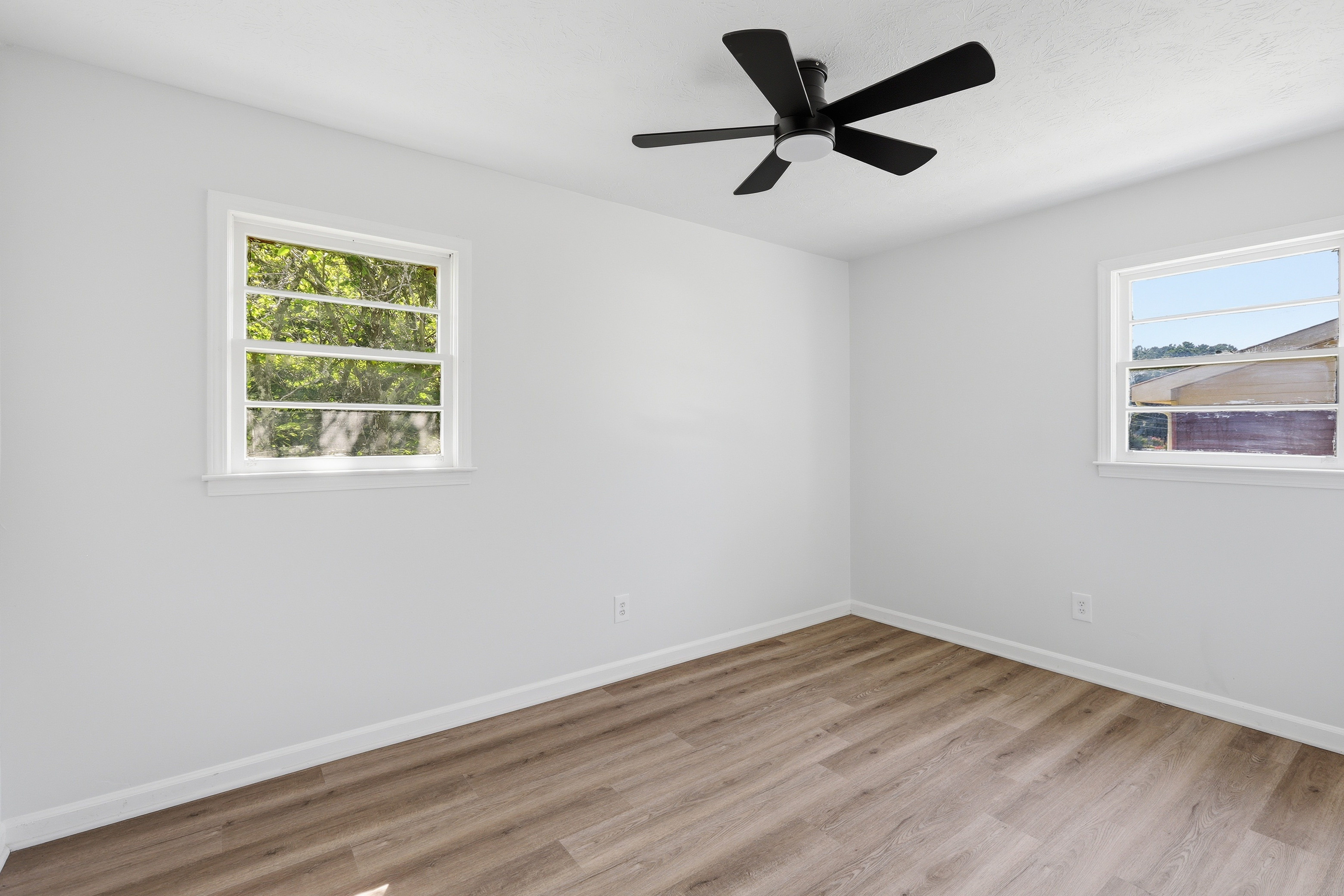 Photo 14 of 24 of 5734 Hill Rd, Powder Springs, GA