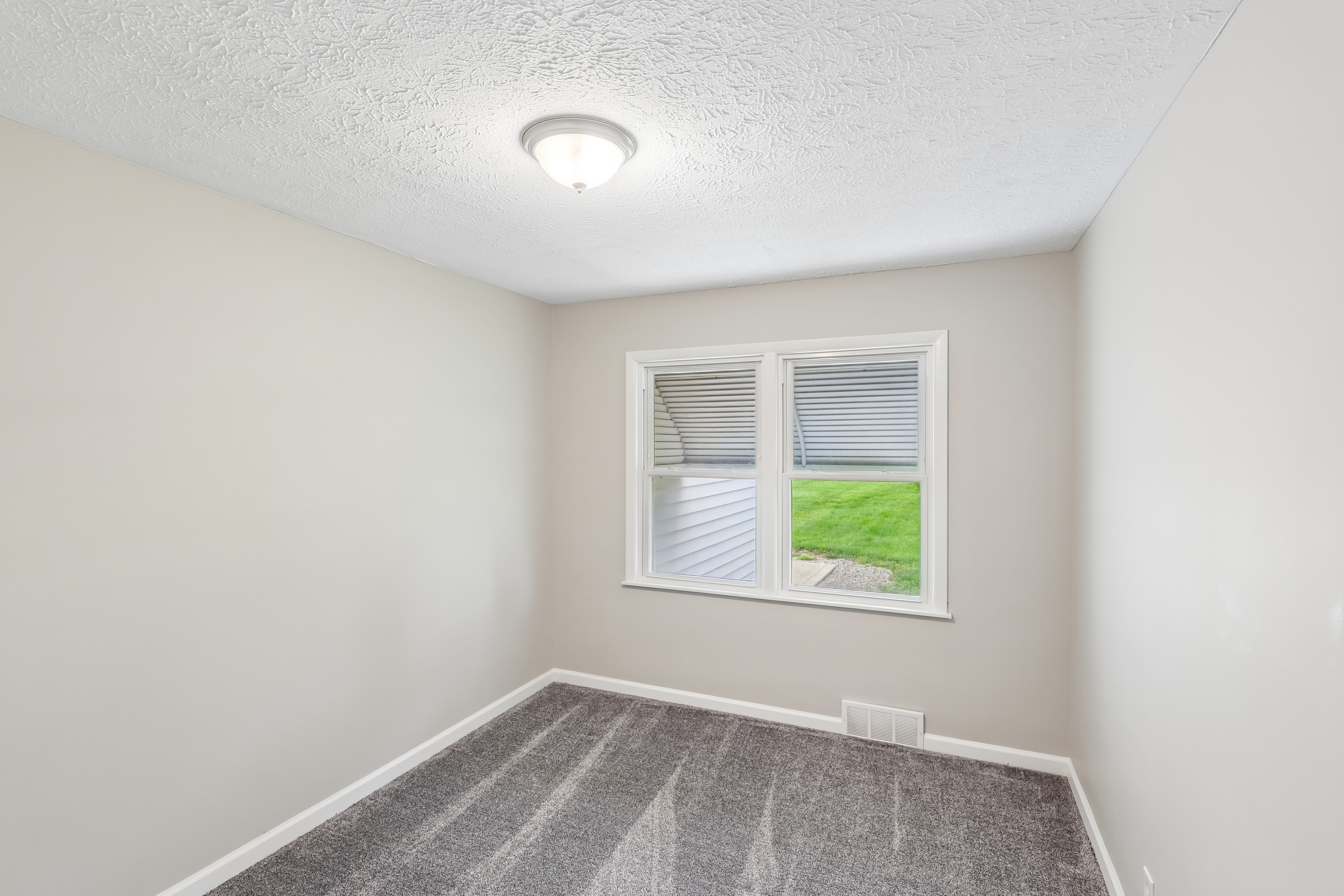 Photo 15 of 28 of 11605 Harold Dr, Cleveland, OH