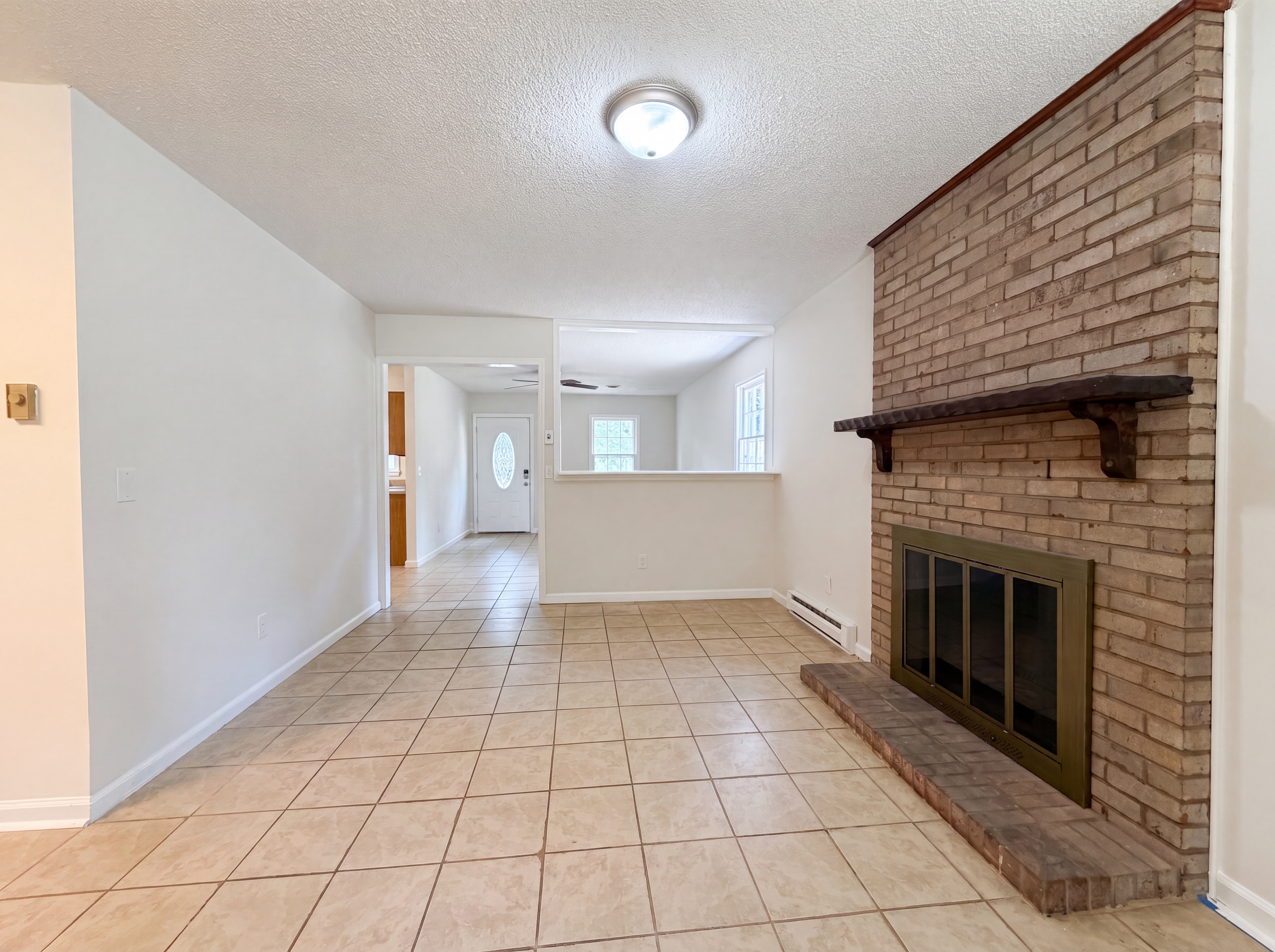 Photo 8 of 23 of 4708 Chaucer Dr, Greensboro, NC