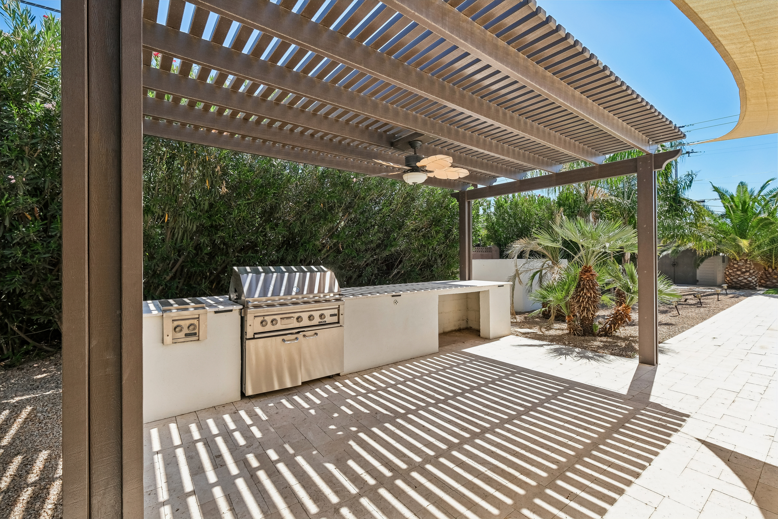 Photo 6 of 47 of 225 W Orchid Ln, Phoenix, AZ