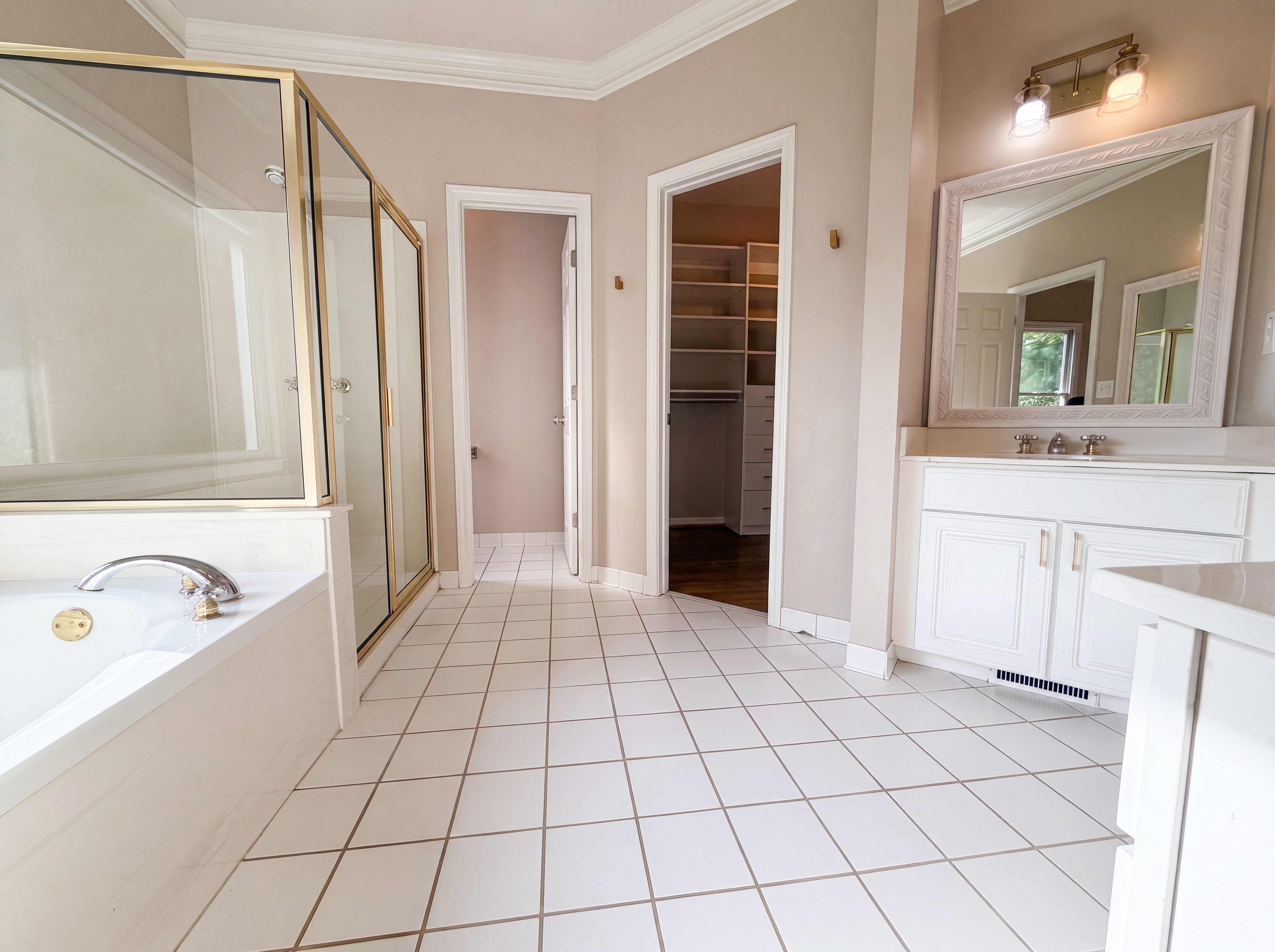 Photo 12 of 34 of 2299 Camden Dr SW, Marietta, GA