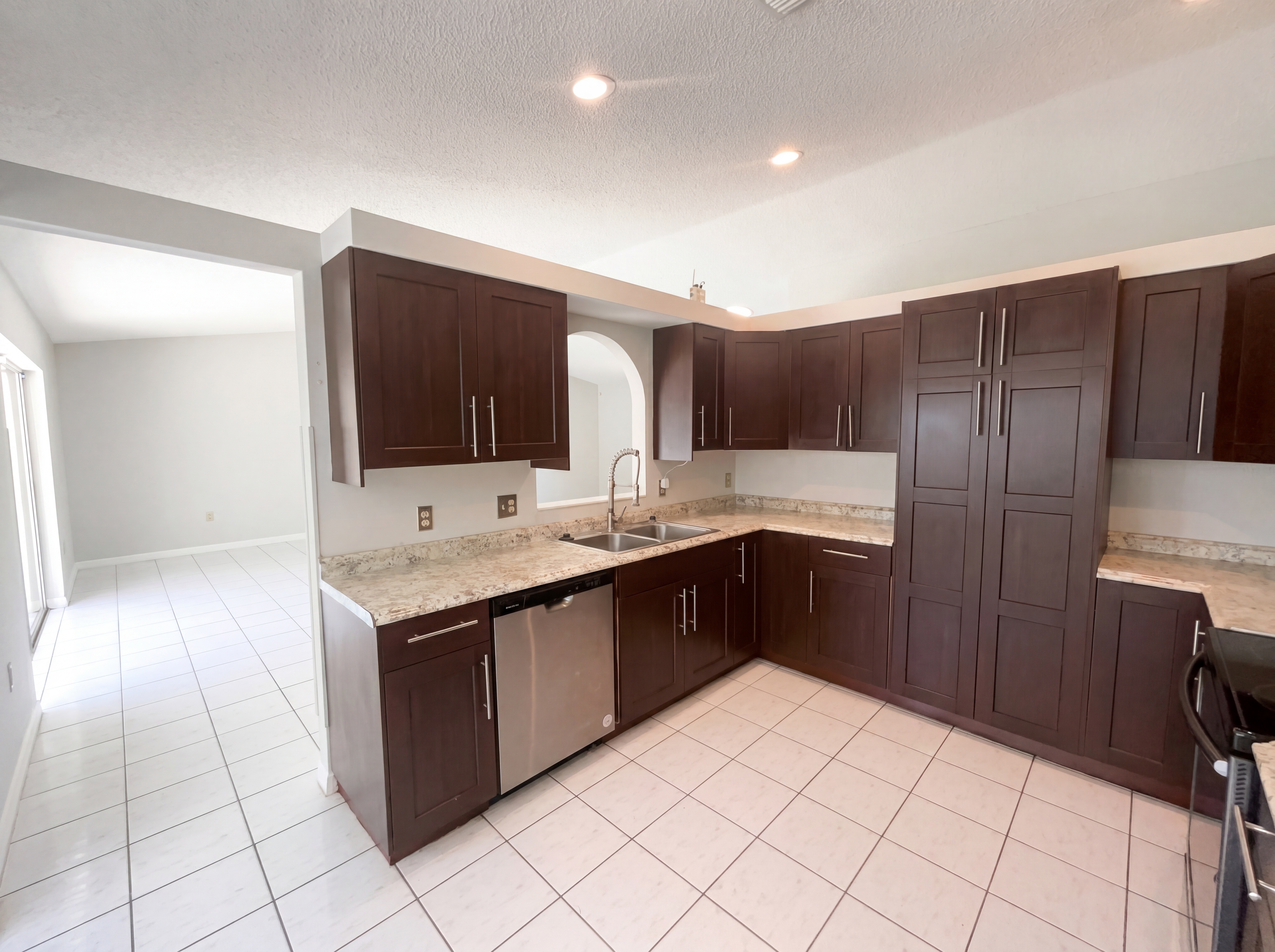 Photo 10 of 33 of 1750 Evergreen Ct, Kissimmee, FL