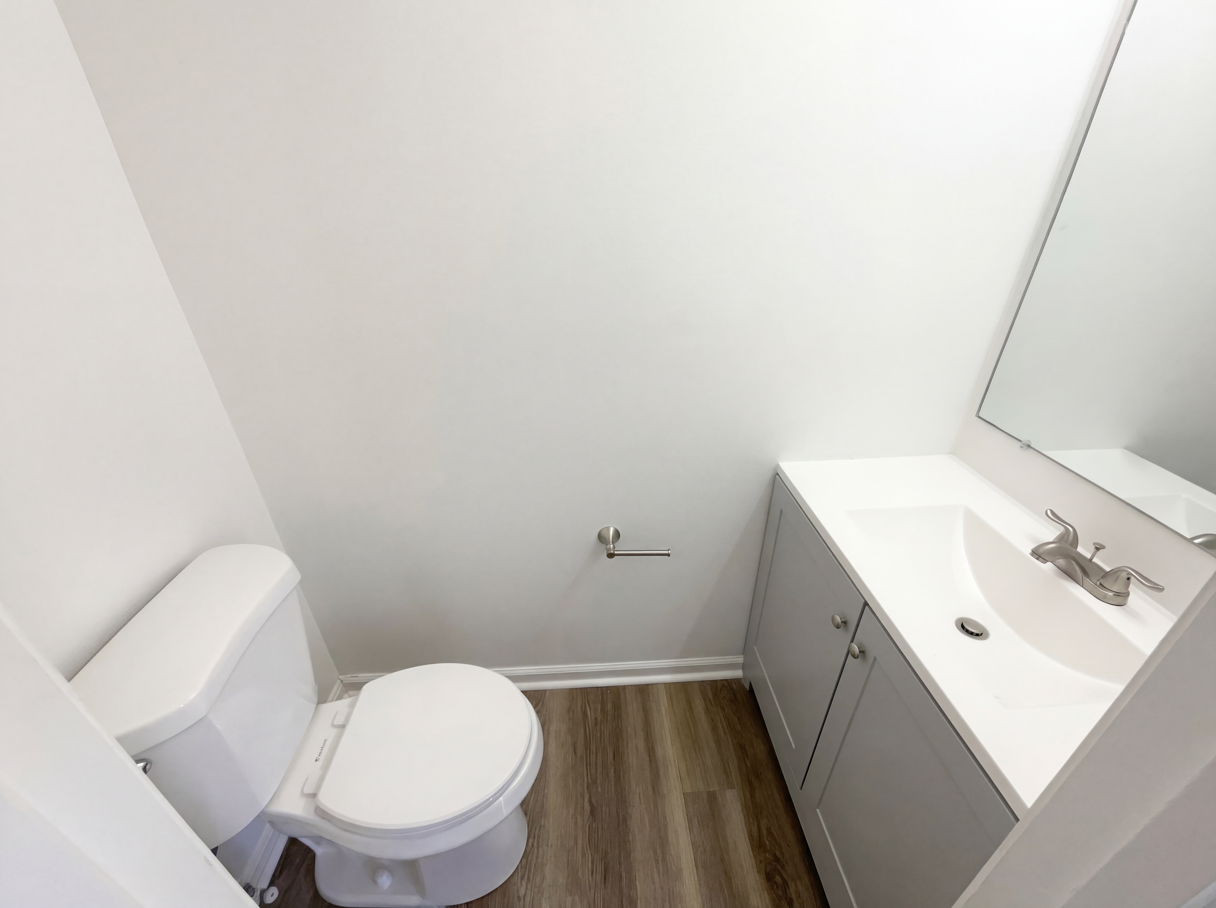 Photo 10 of 44 of 645 N Armistead St, Alexandria, VA