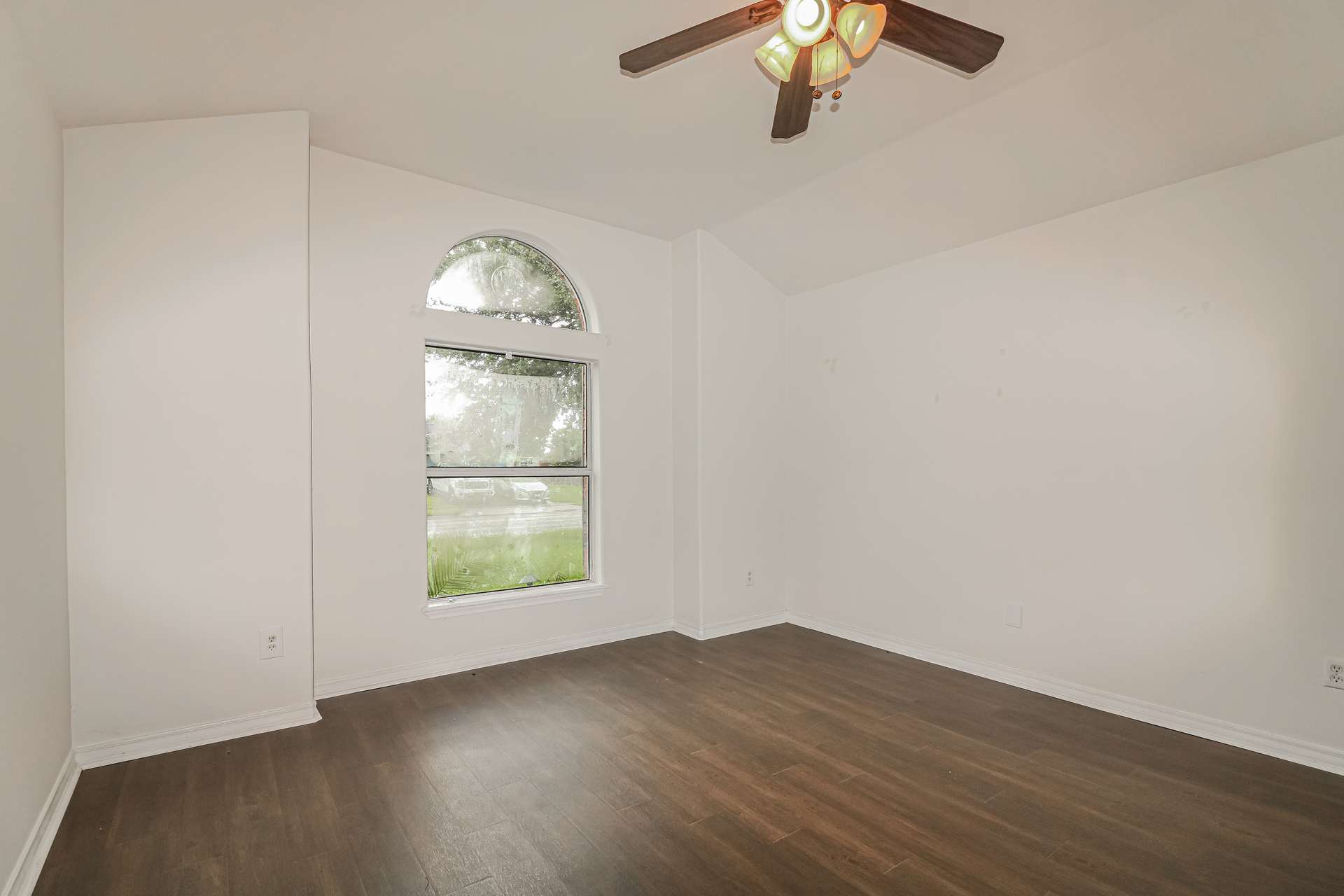 Photo 4 of 21 of 7706 Impala Dr, Corpus Christi, TX