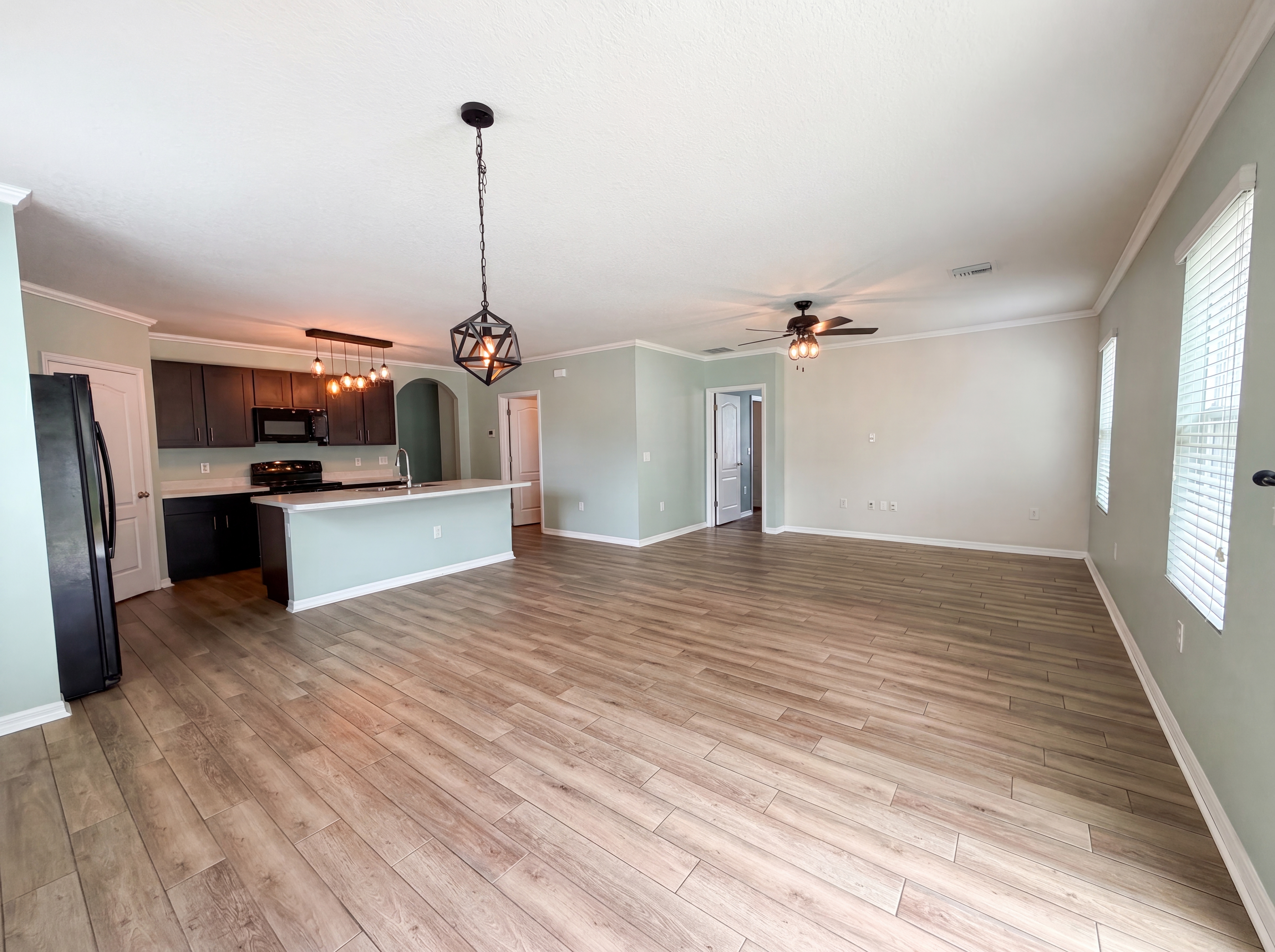 Photo 9 of 25 of 5805 71st St E, Palmetto, FL