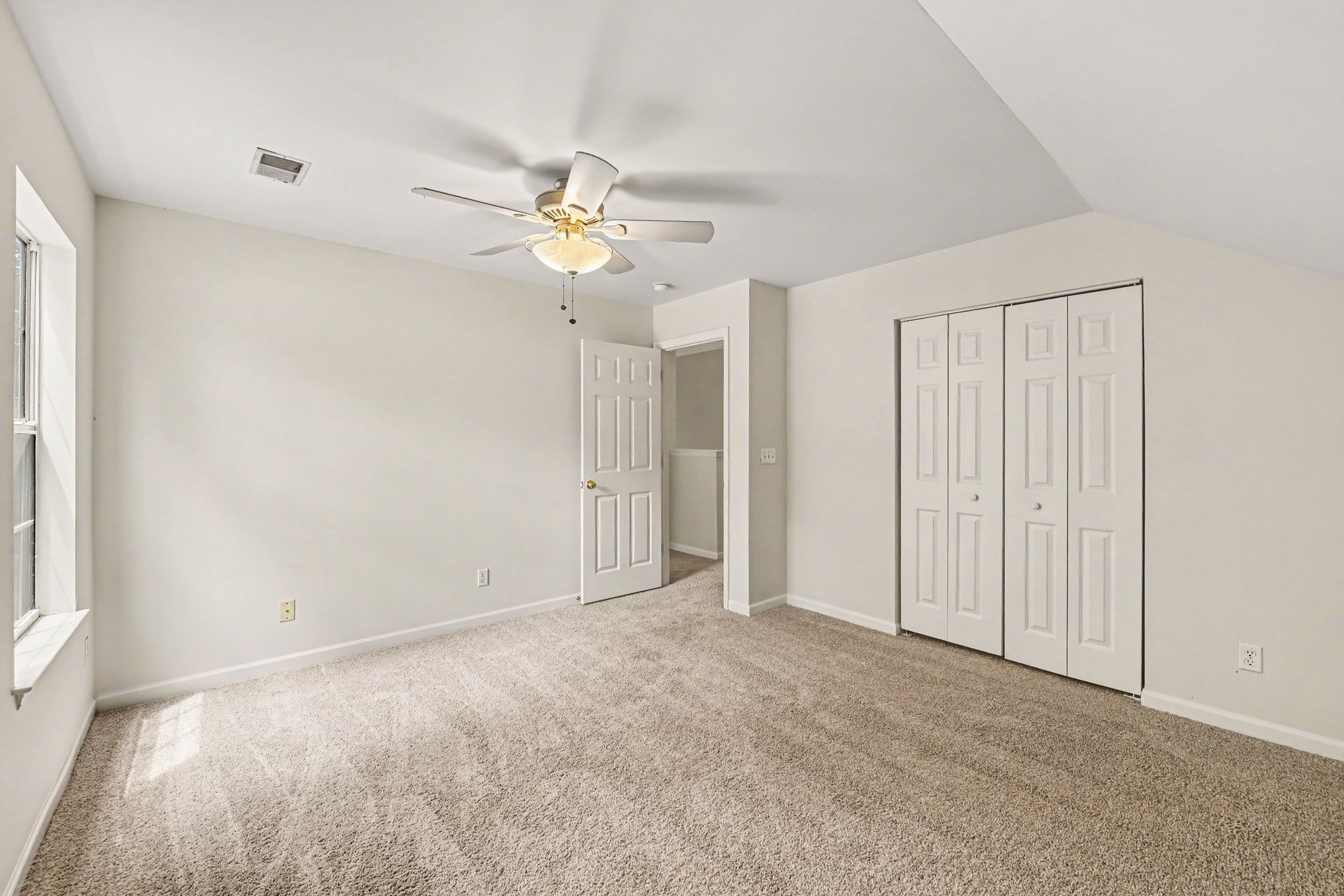 Photo 7 of 17 of 4861 Hearthside Dr, Summerville, SC