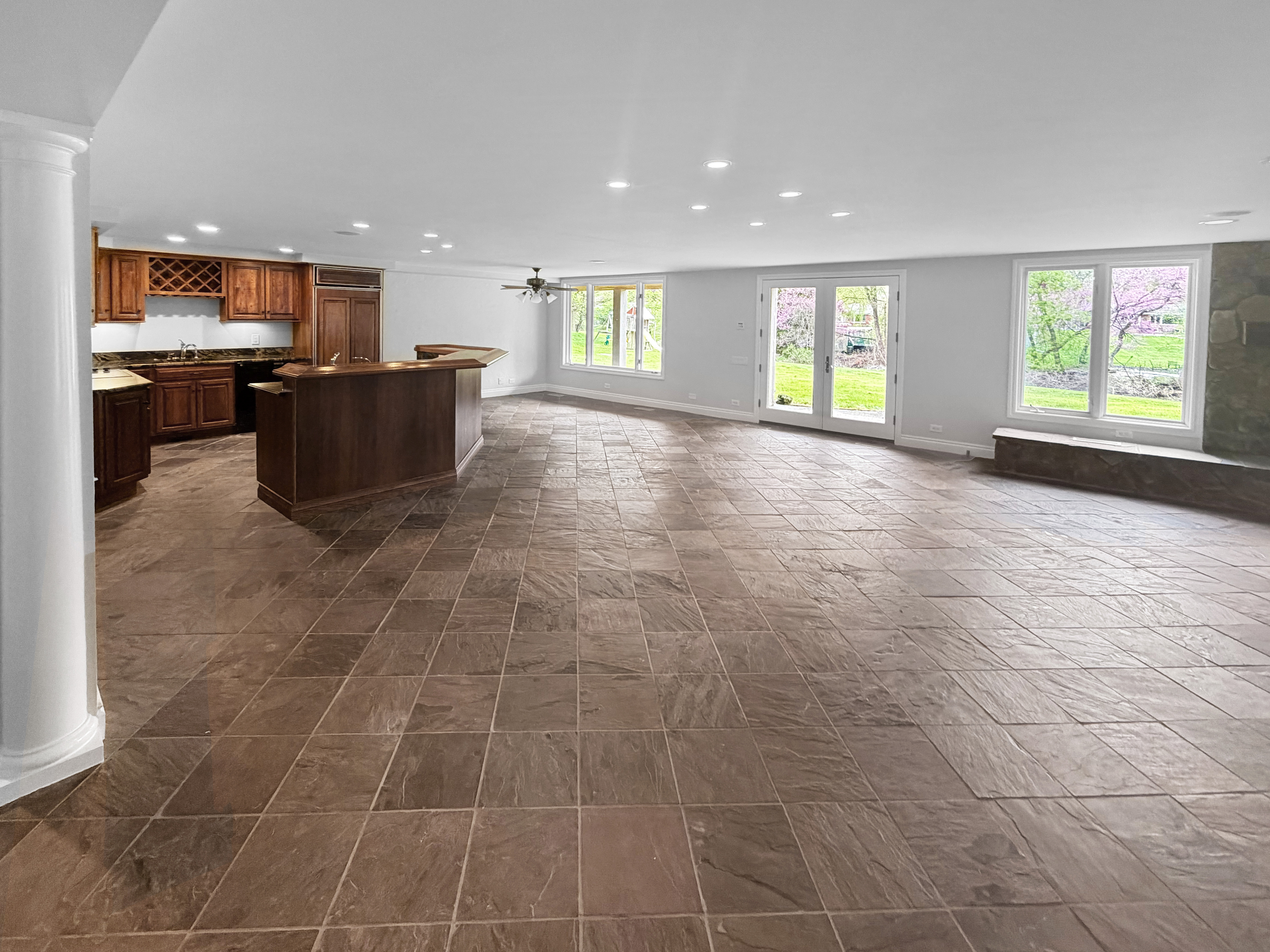 Photo 29 of 38 of 35854 Castlemeadow Dr, Farmington Hills, MI