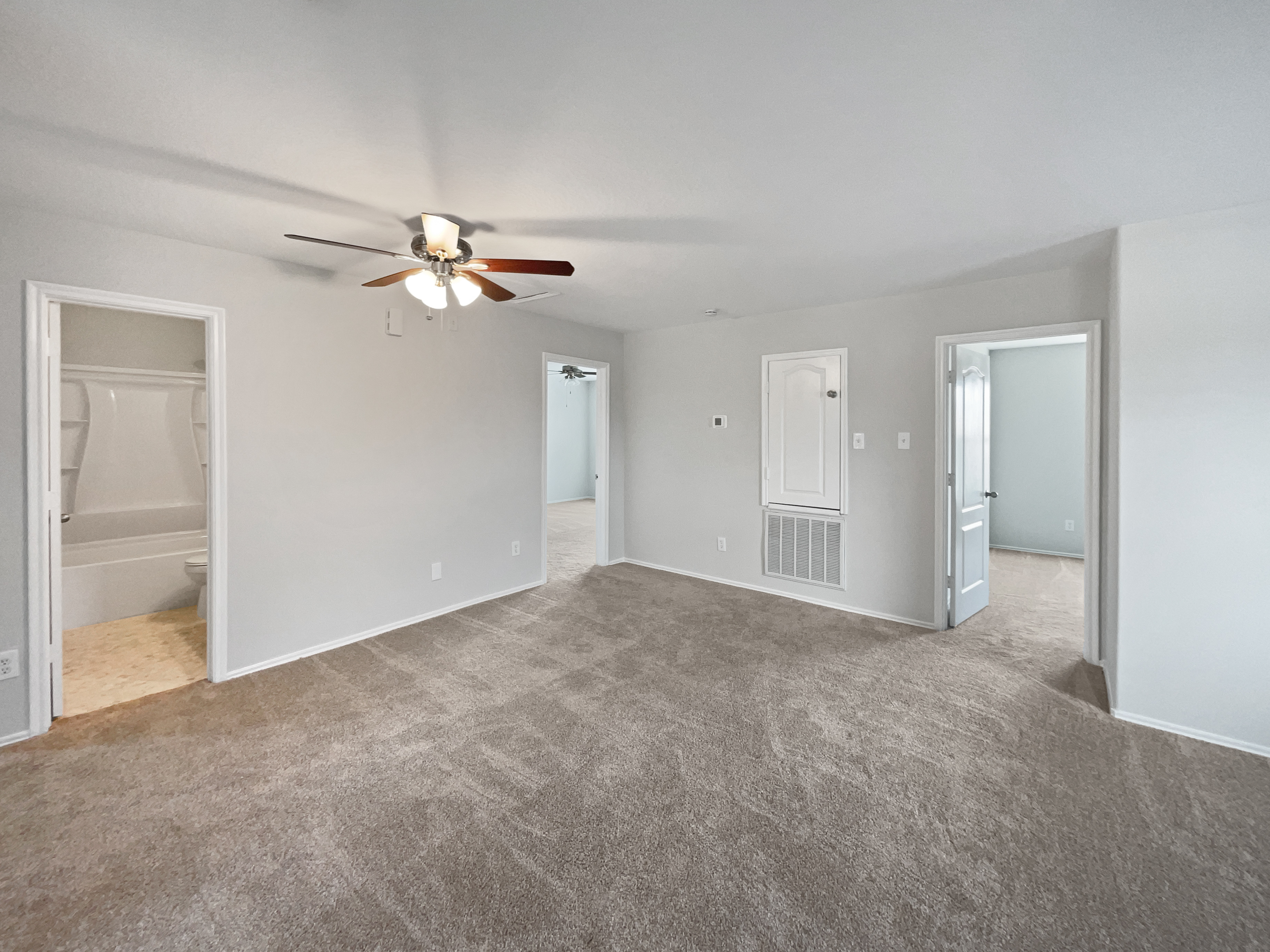 Photo 12 of 20 of 12018 Green Willow Falls Dr, Tomball, TX