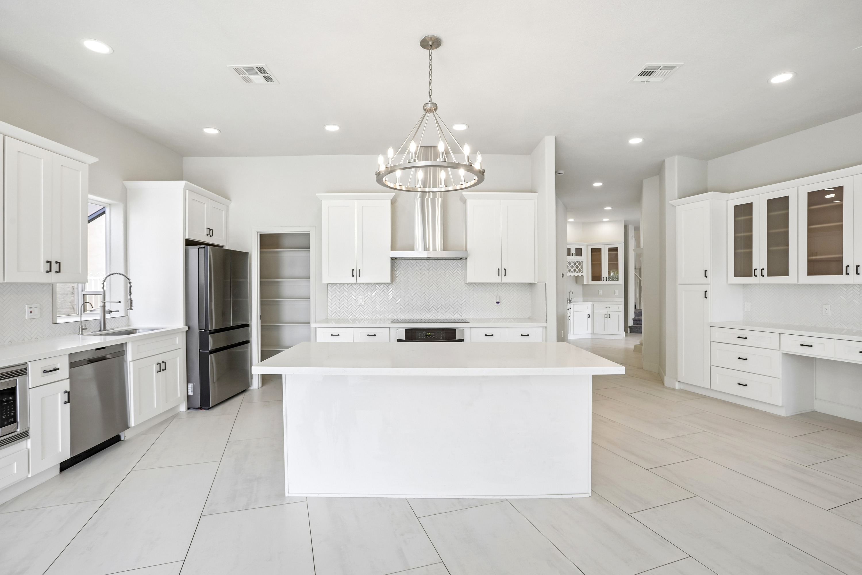 Photo 2 of 46 of 1401 W Sandpiper Dr, Gilbert, AZ