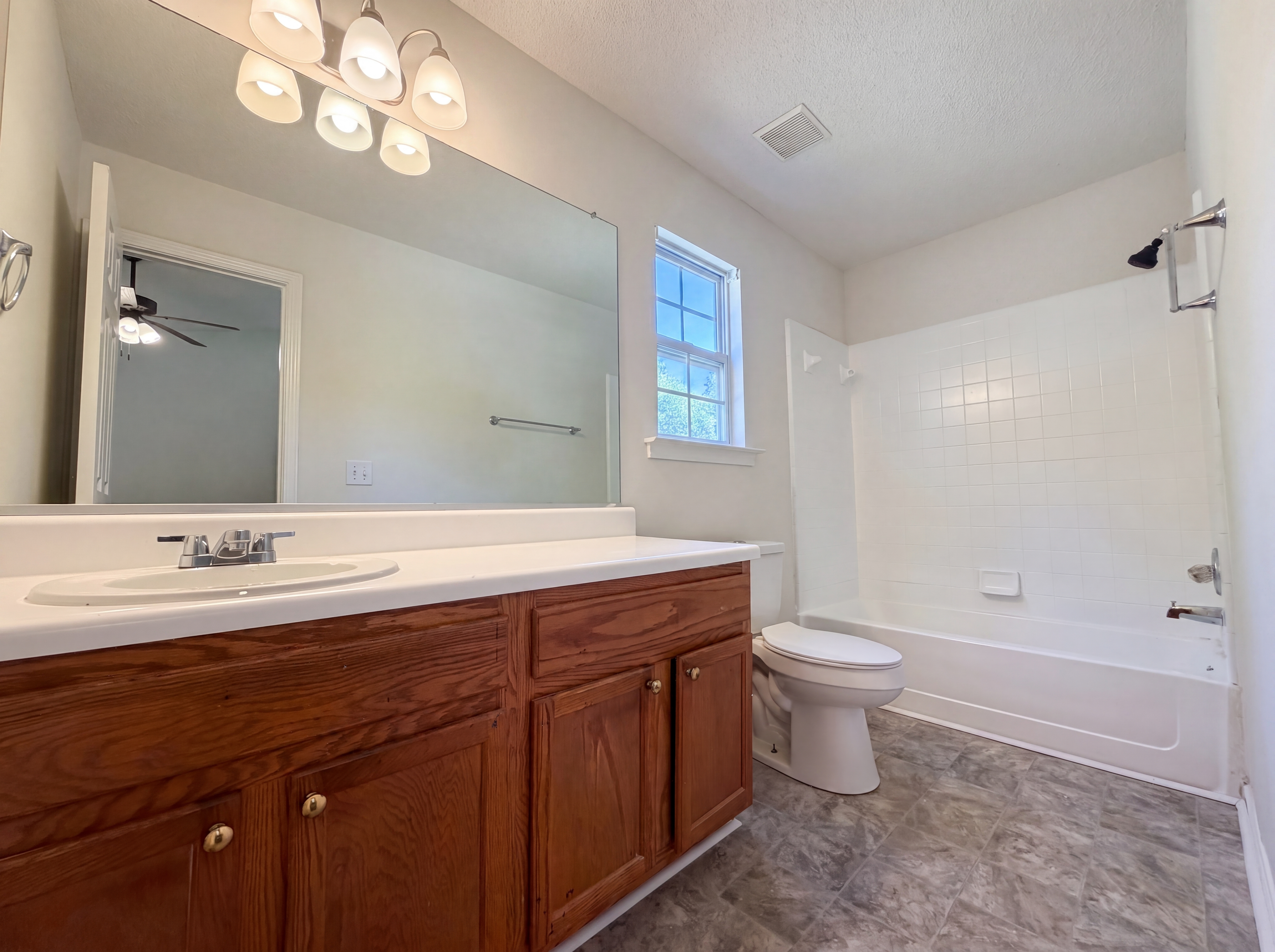 Photo 11 of 20 of 301 Hocutt Dr, Clayton, NC