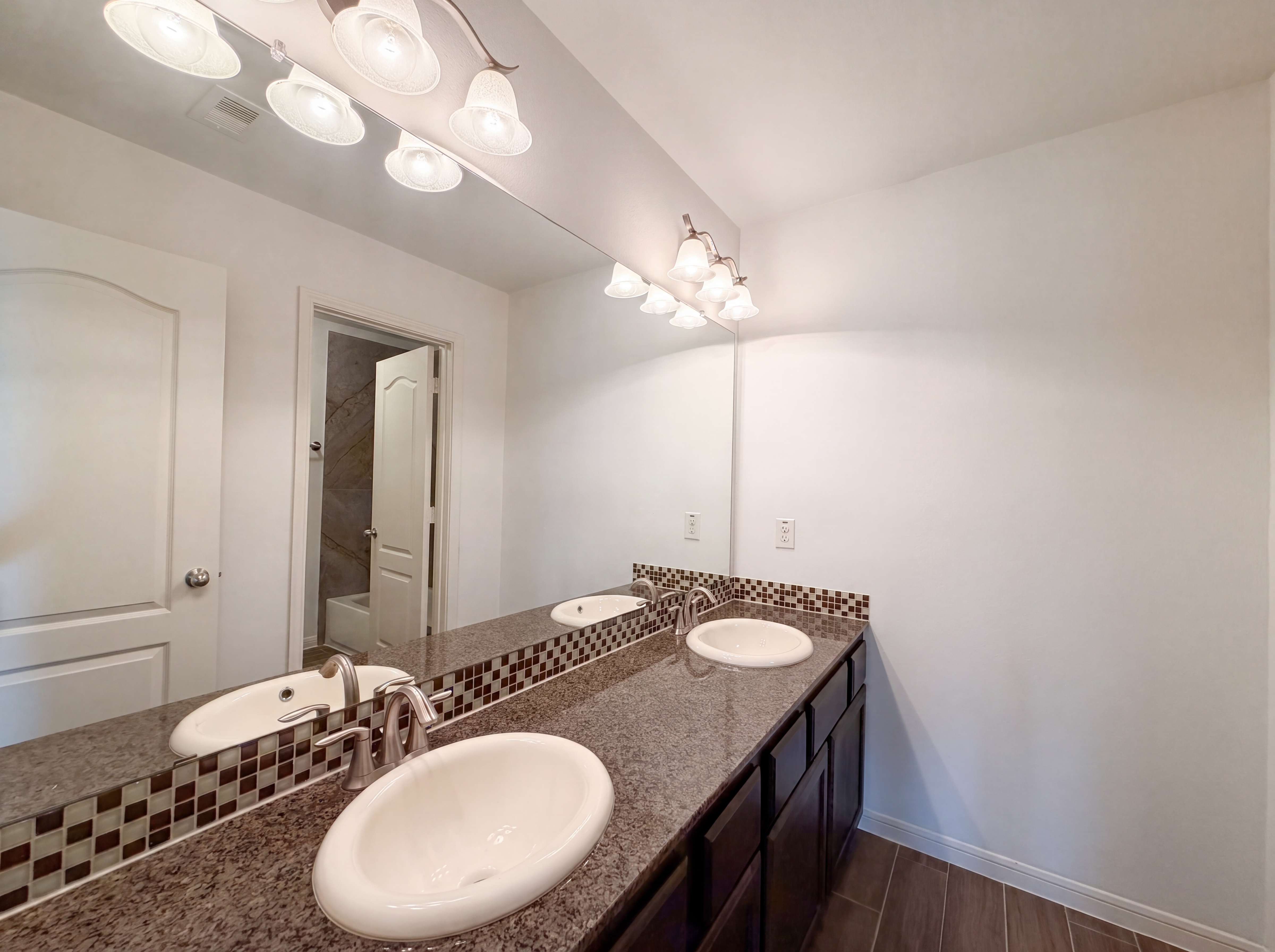 Photo 21 of 29 of 8611 Bright Angel Ln, Cypress, TX