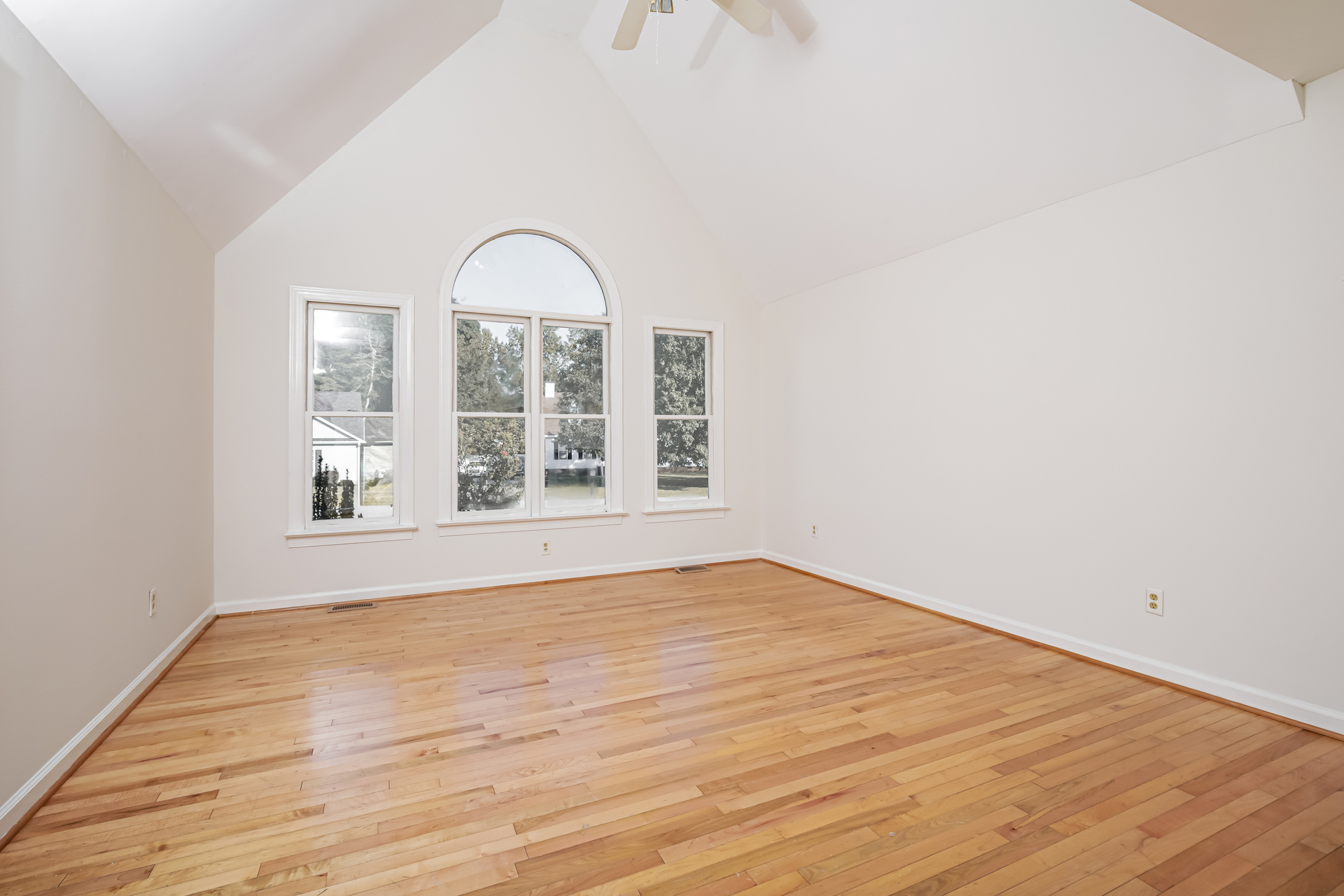 Photo 8 of 21 of 307 Hearthstone Dr, Nashville, NC