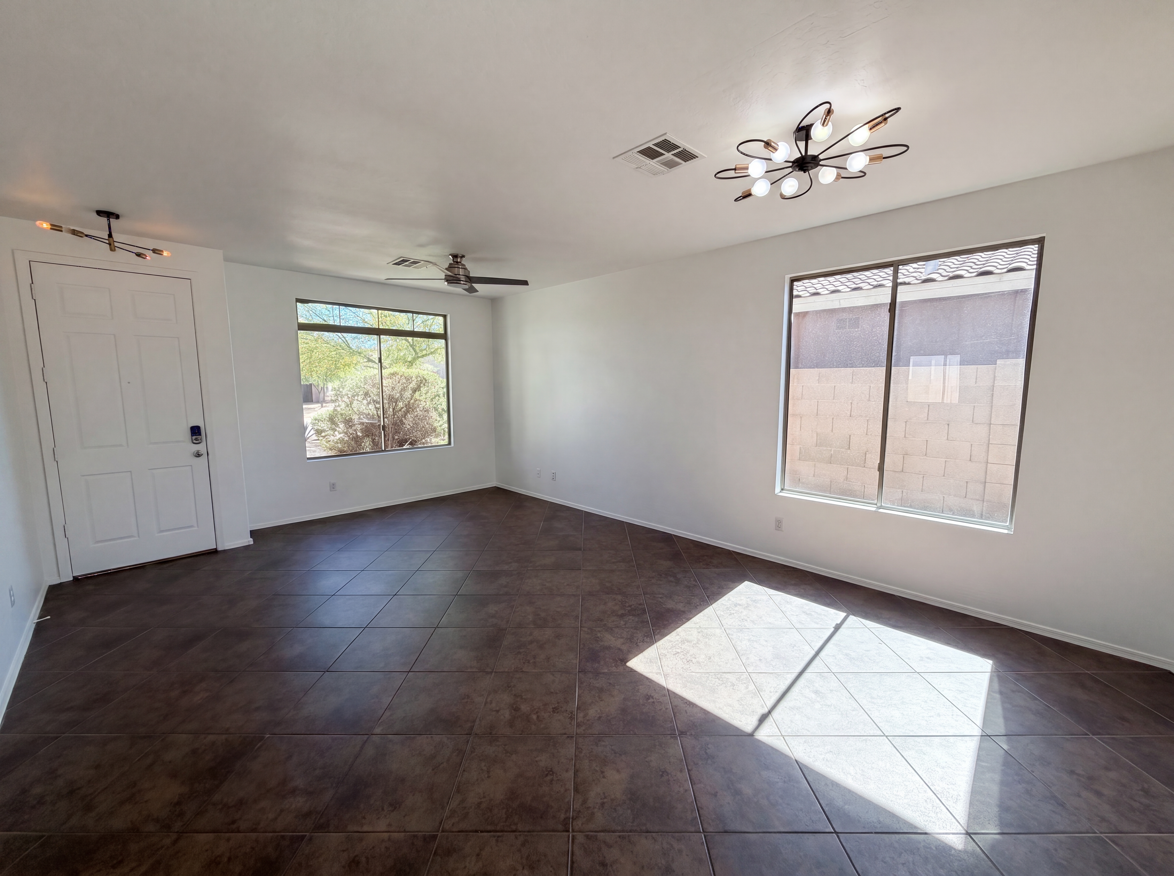 Photo 3 of 32 of 17529 W East Wind Ave, Goodyear, AZ