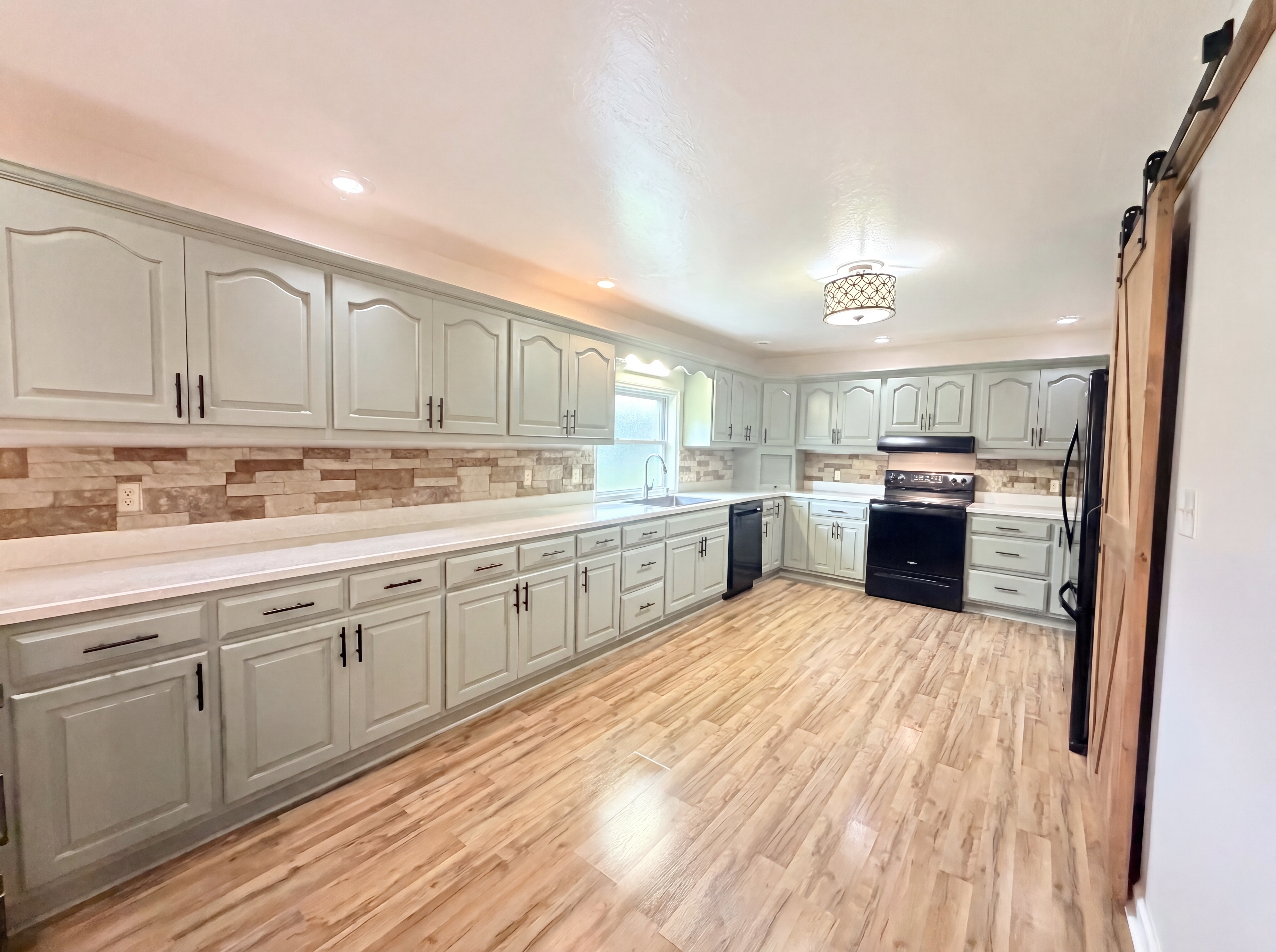 Photo 8 of 28 of 144 Lizzie Wallin Rd, Crab Orchard, KY