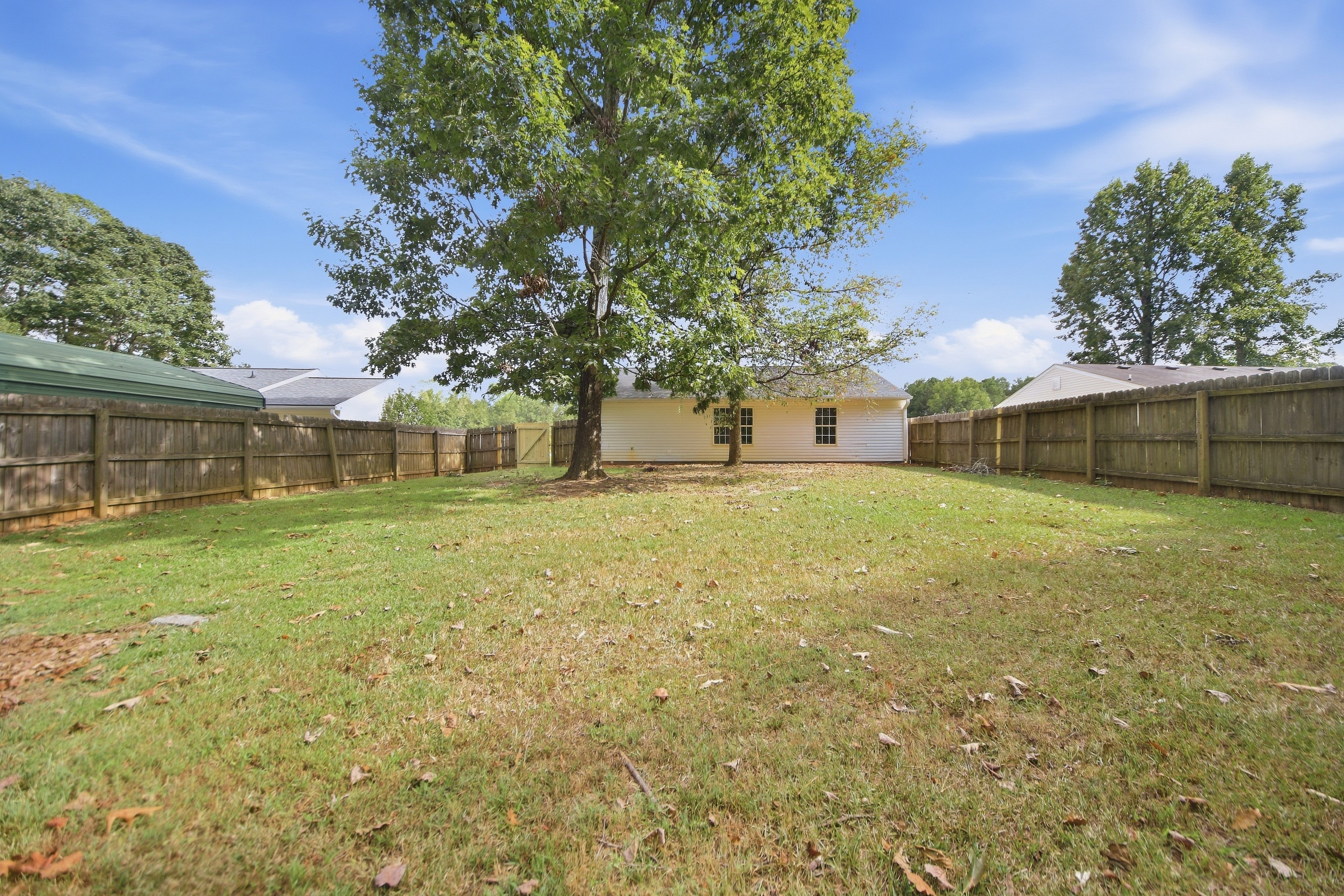Photo 5 of 31 of 330 Dreamland Ct, Winder, GA