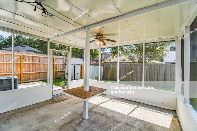 Photo 15 of 27 - 6736 Newgate Cir E, Jacksonville, FL 32244