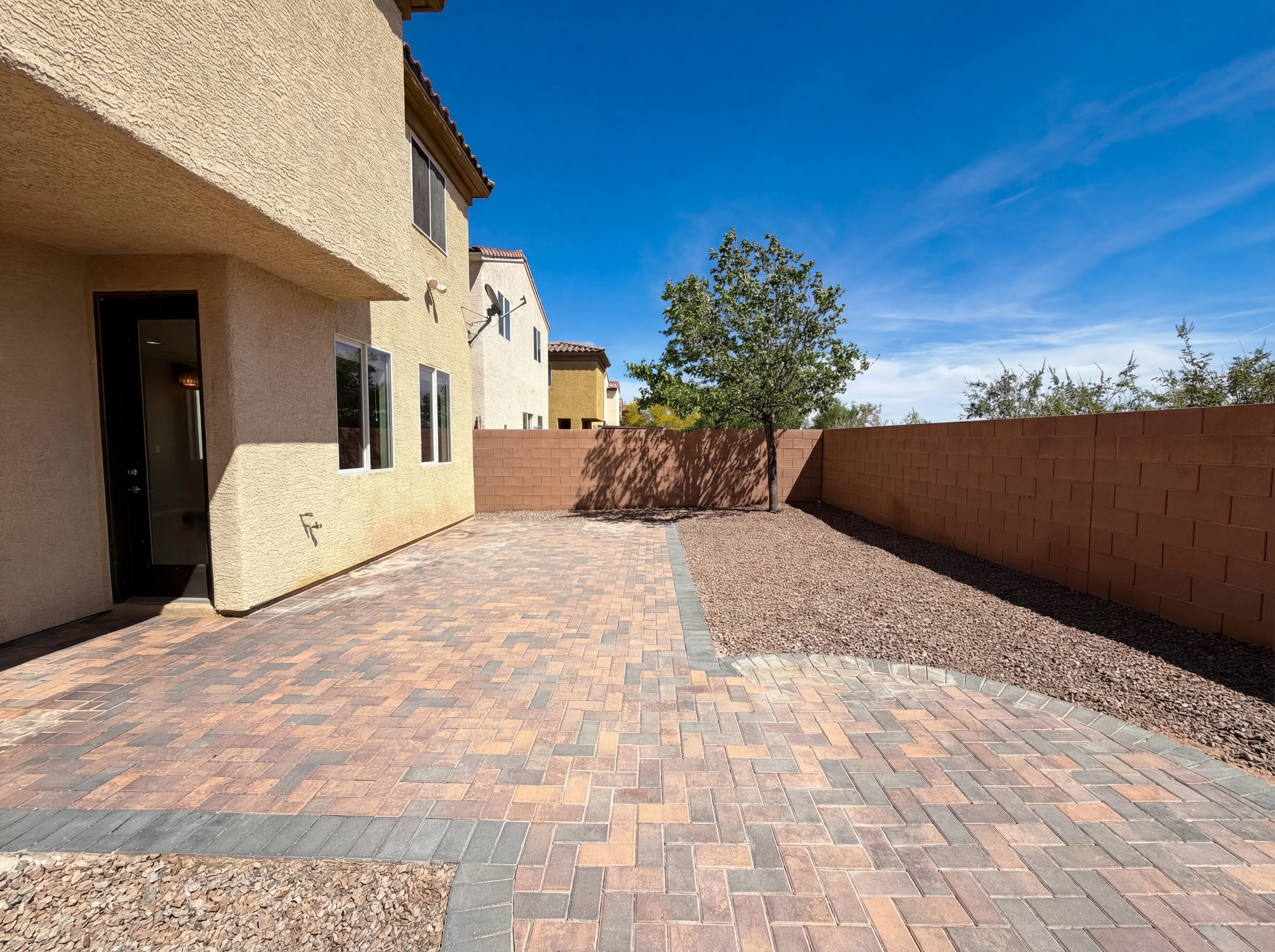 Photo 5 of 27 of 779 Proud Waters Ct, Las Vegas, NV
