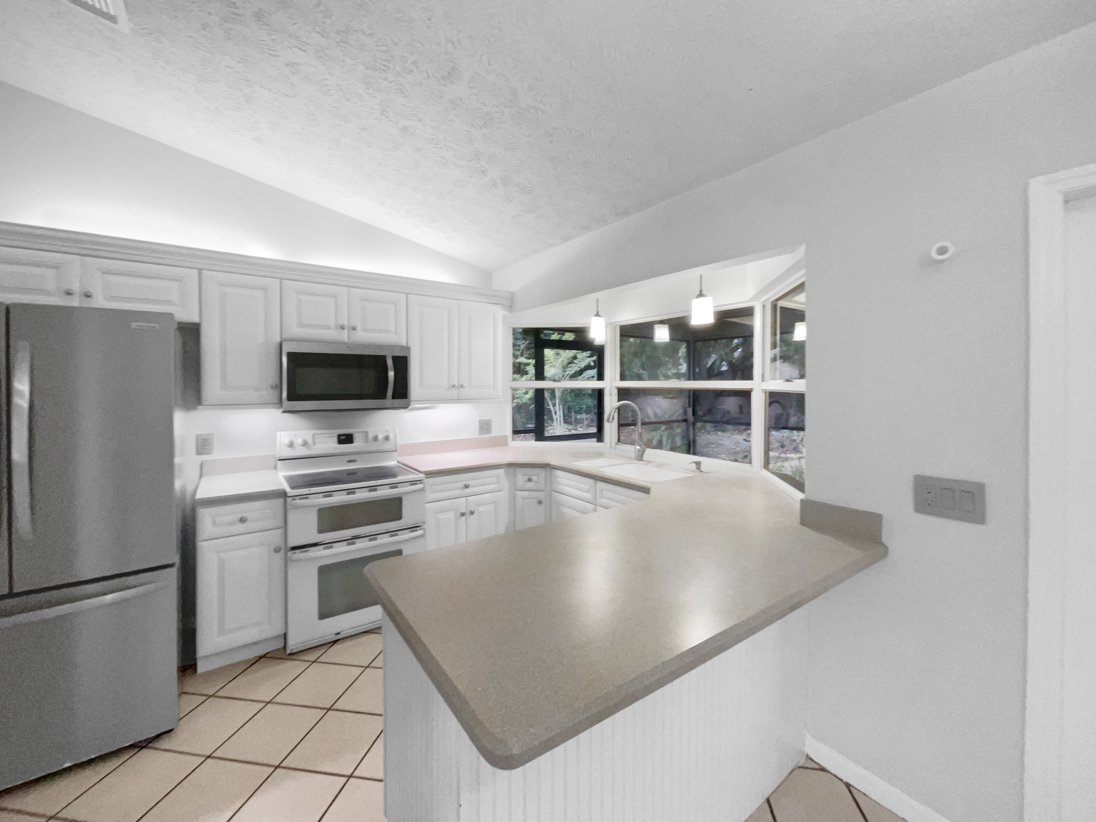 Photo 13 of 28 of 5409 Hickory Dr, Fort Pierce, FL